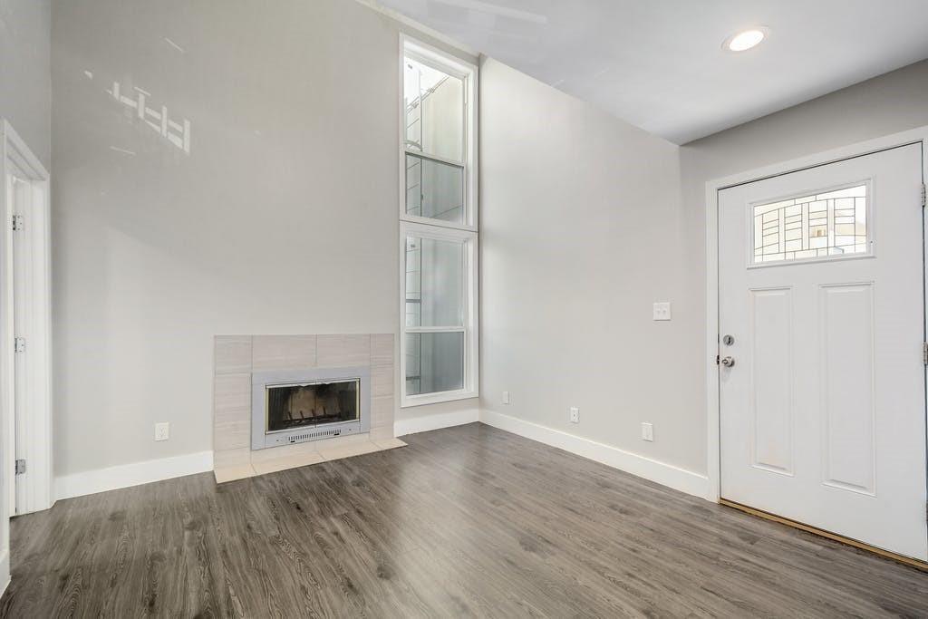 935 La Posada Dr
