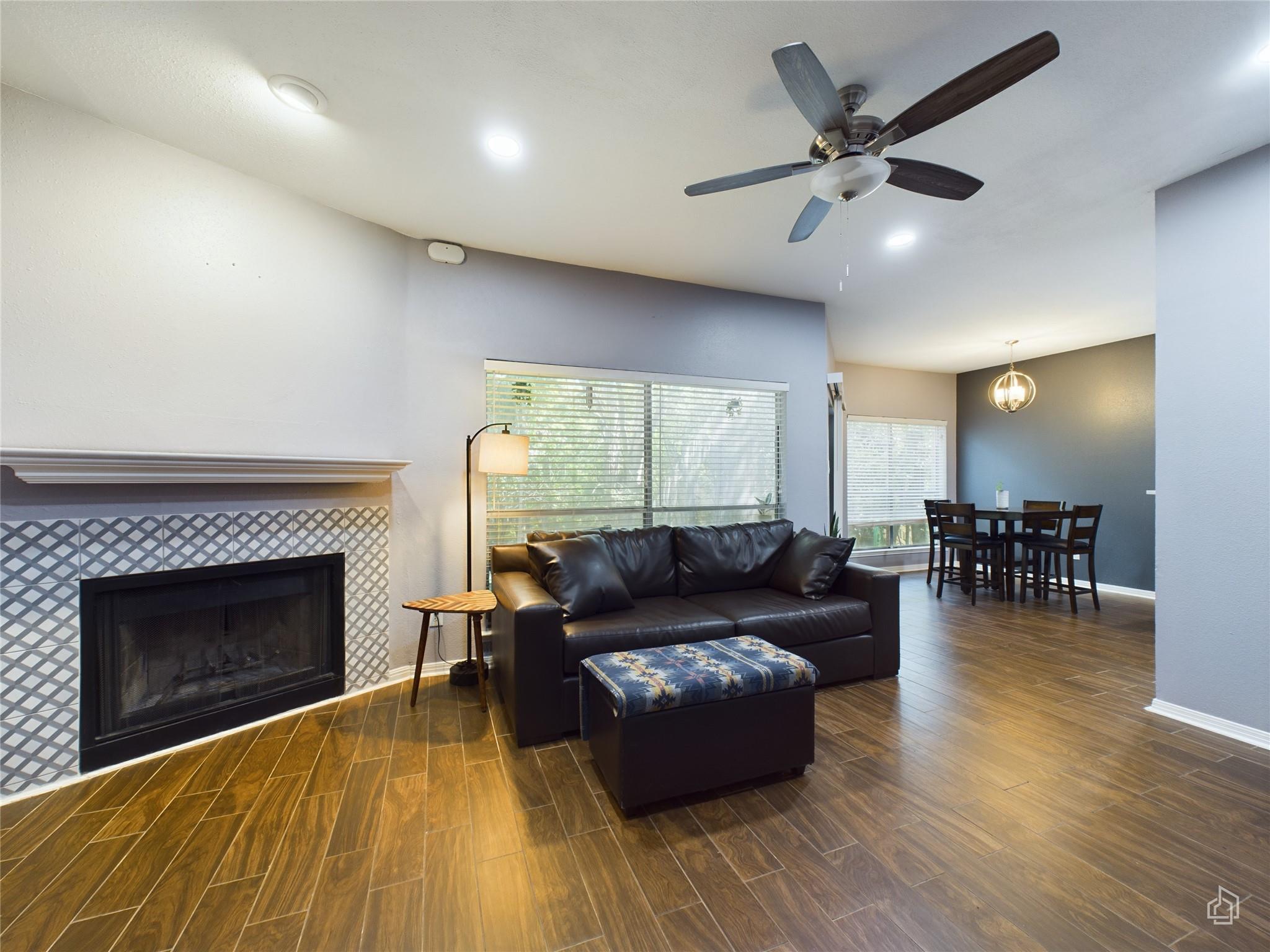 2450 Wickersham Ln