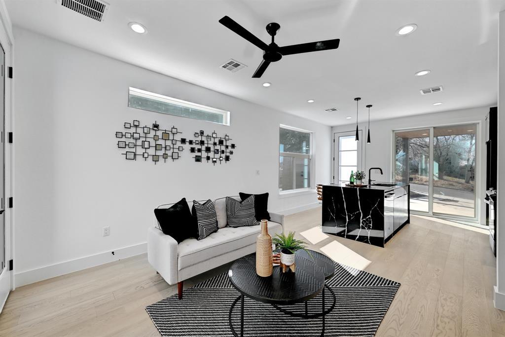 1117 Lawson Ln