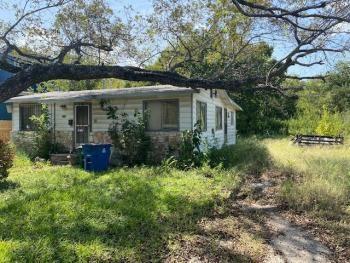 1006 Lott Ave