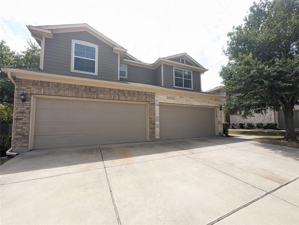 14404 Charles Dickens Dr