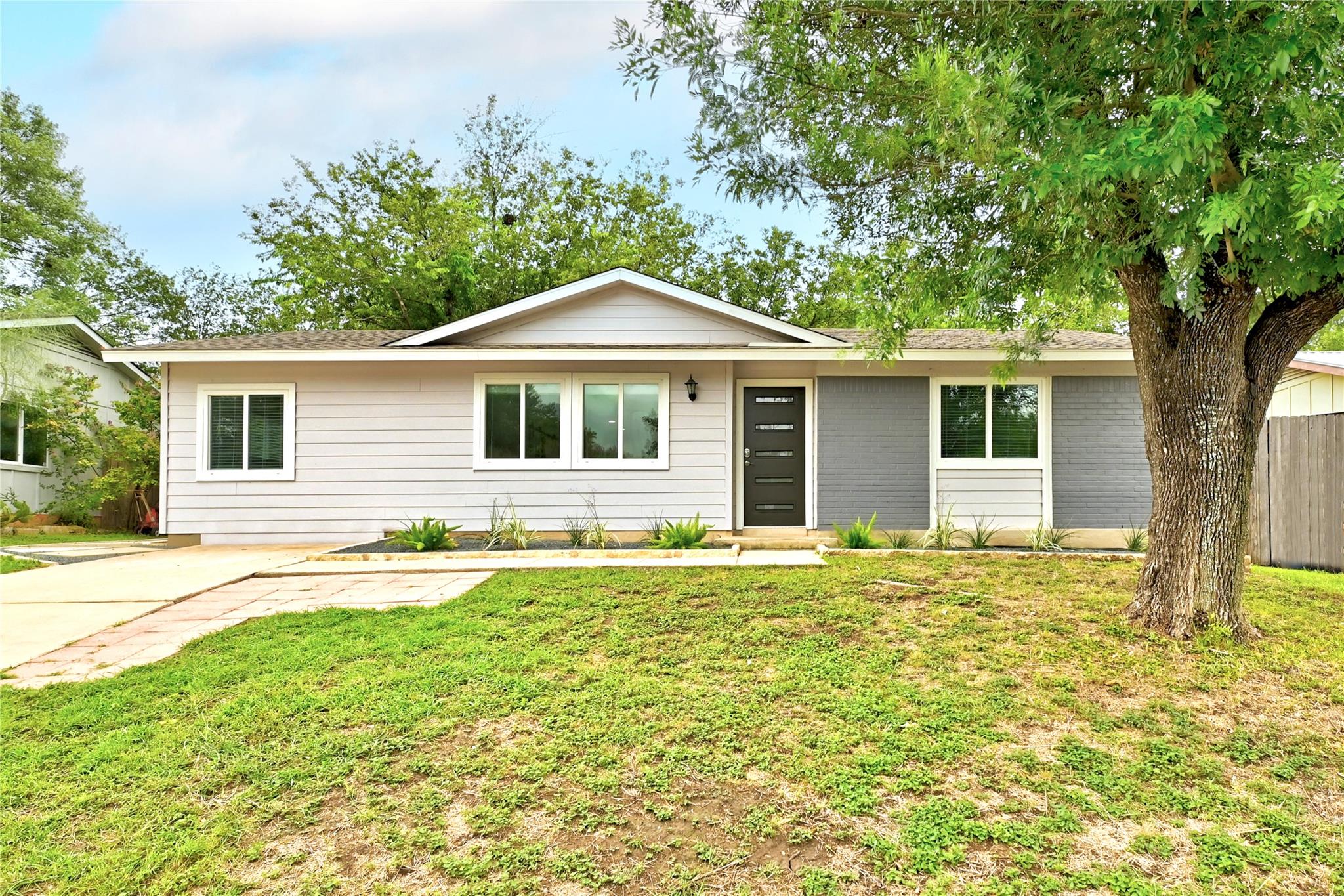 707 Great Britain Blvd