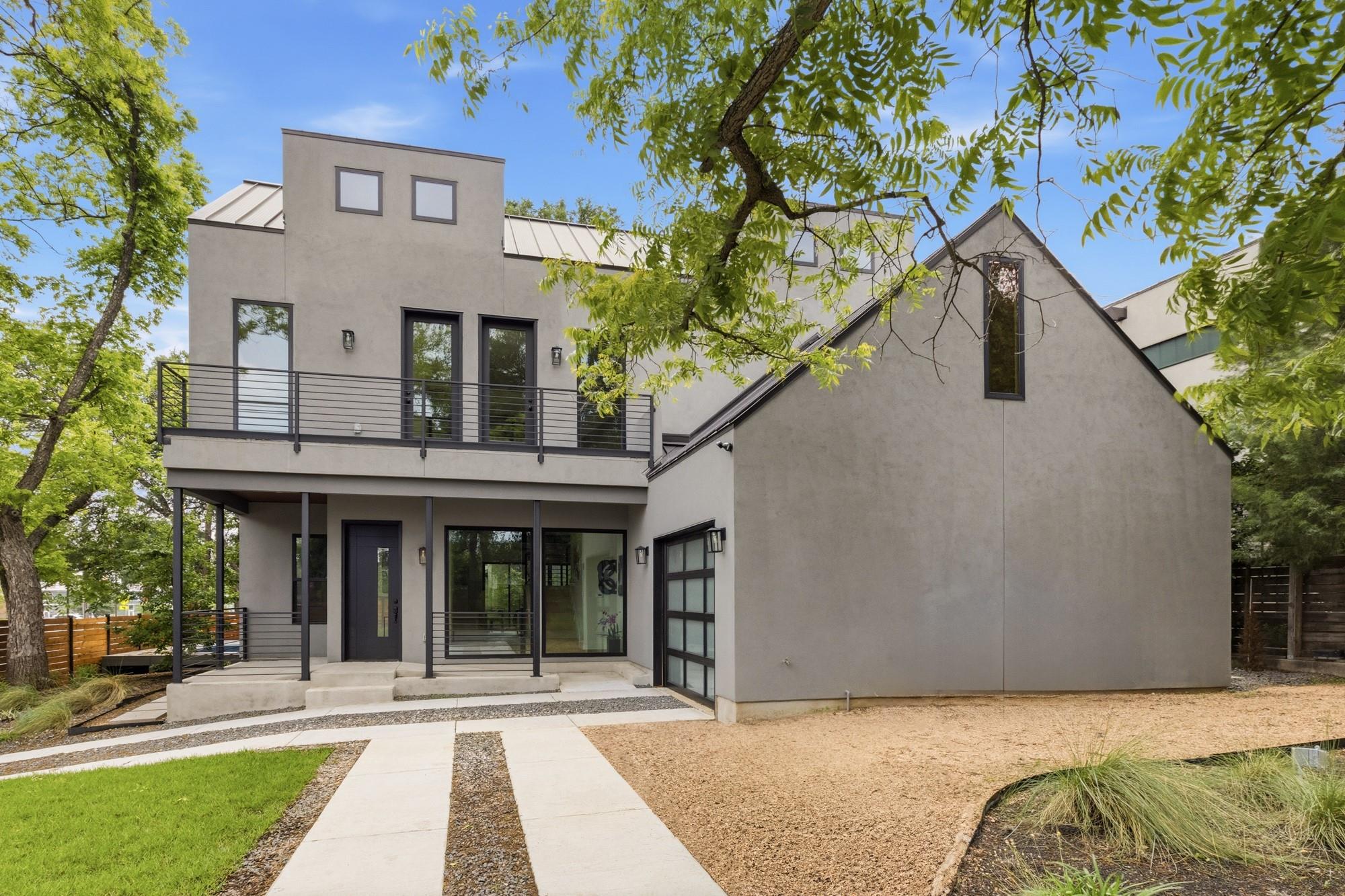 2300 Bluebonnet Ln