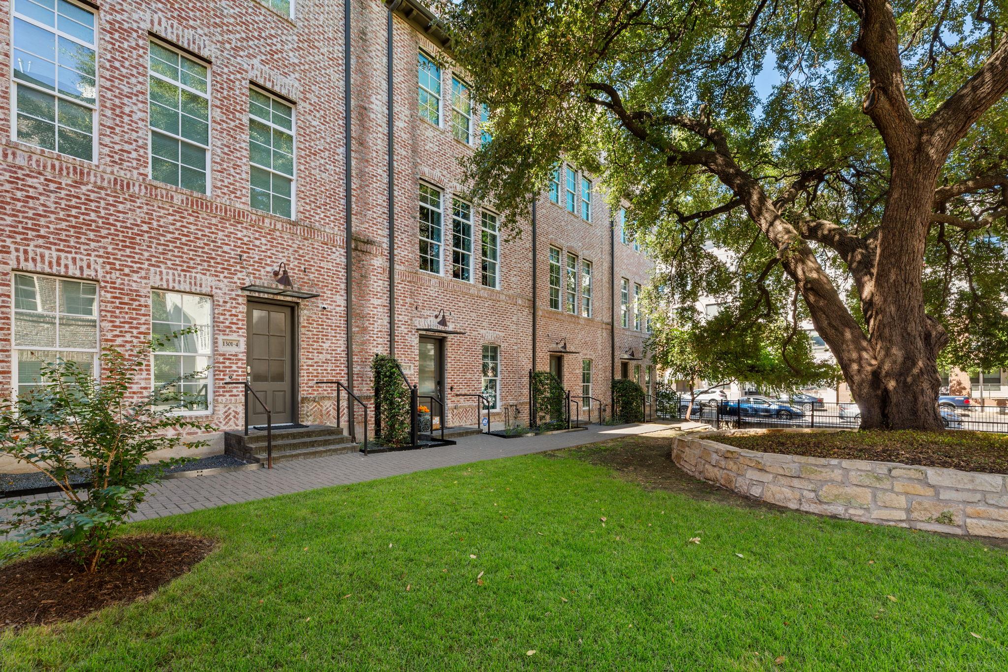 1301 Town Creek Dr