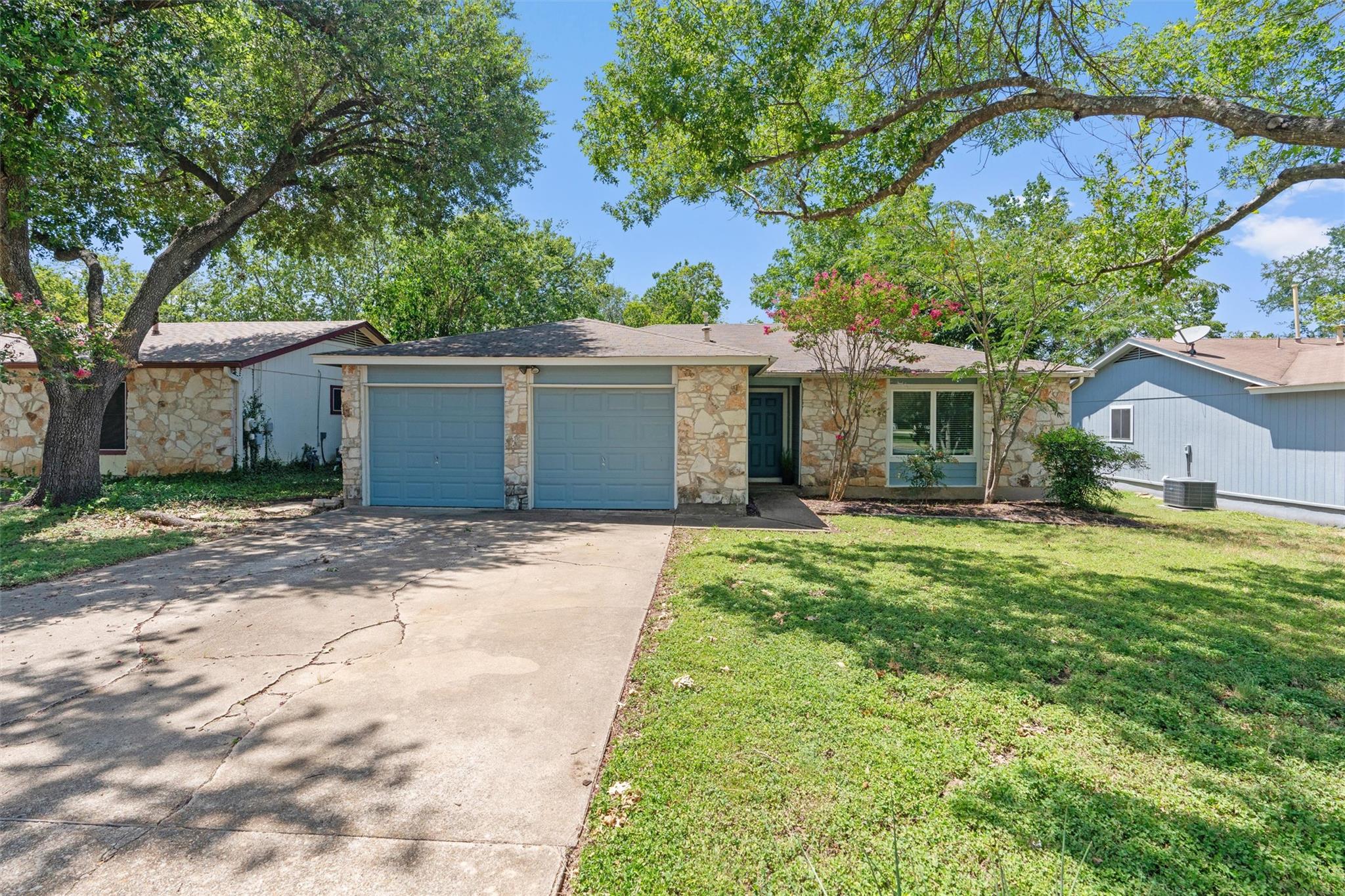 7900 Clydesdale Dr