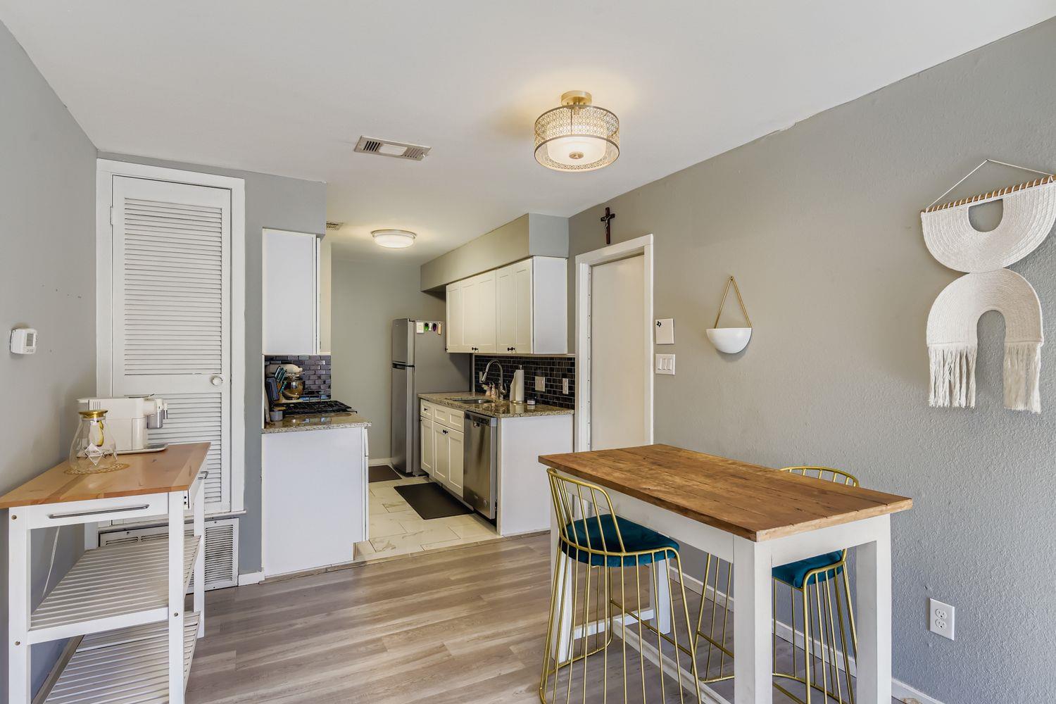 5922 Little Creek Trl