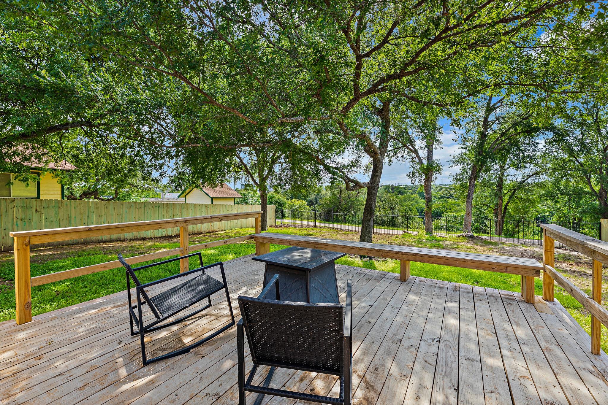 1004 Scenic Dr