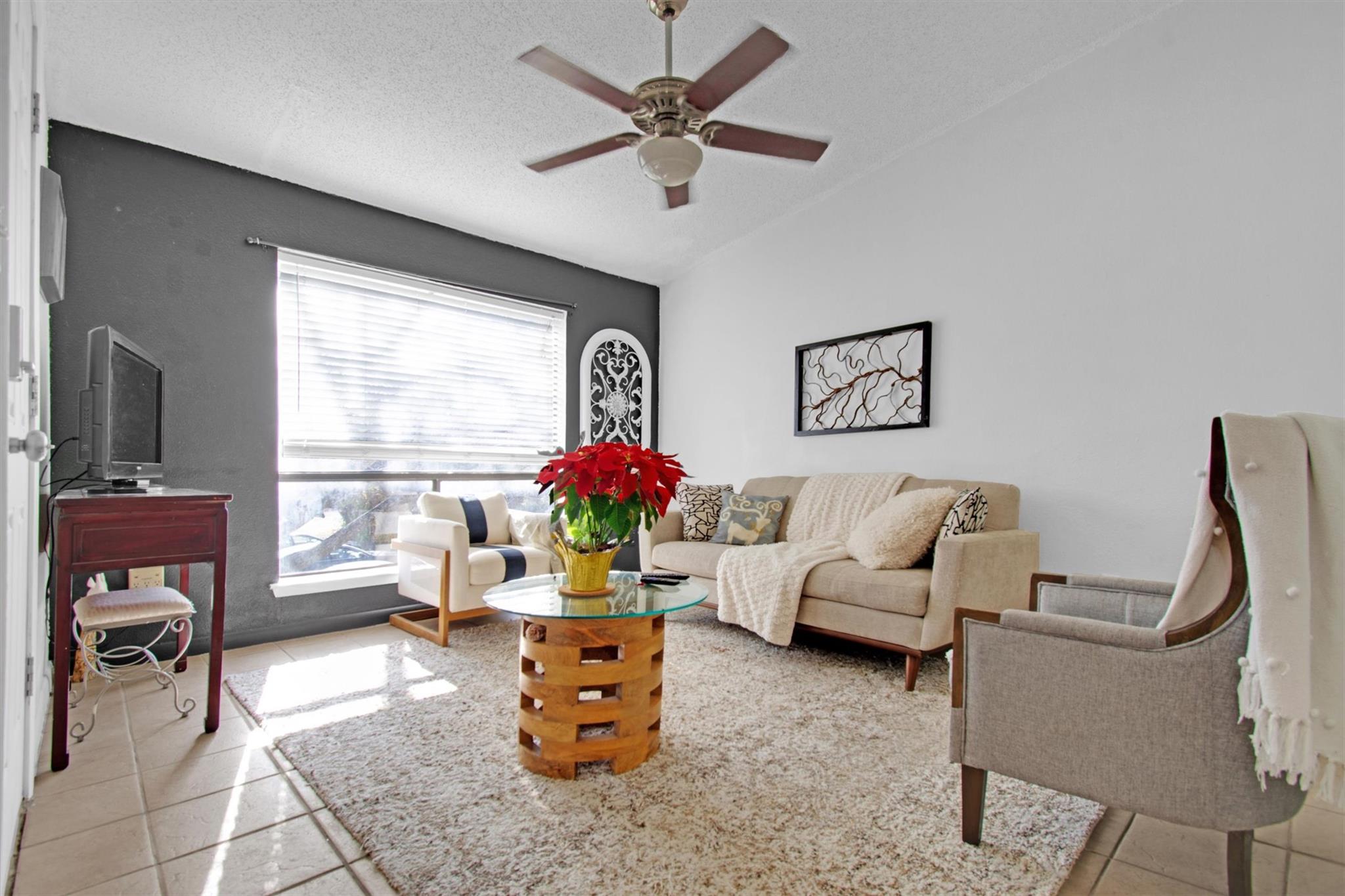 1705 Crossing Pl