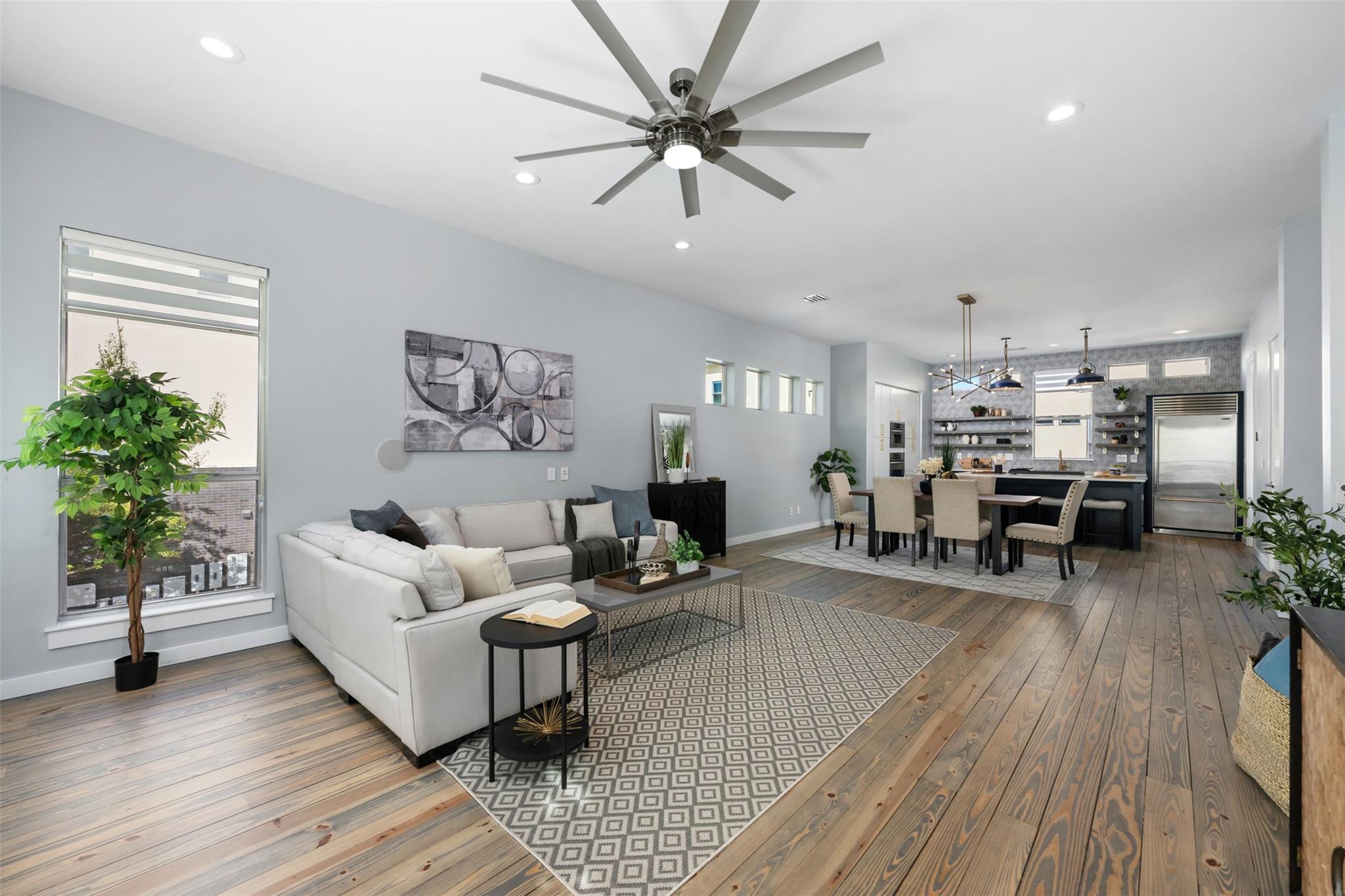 1209 Kinney Ave