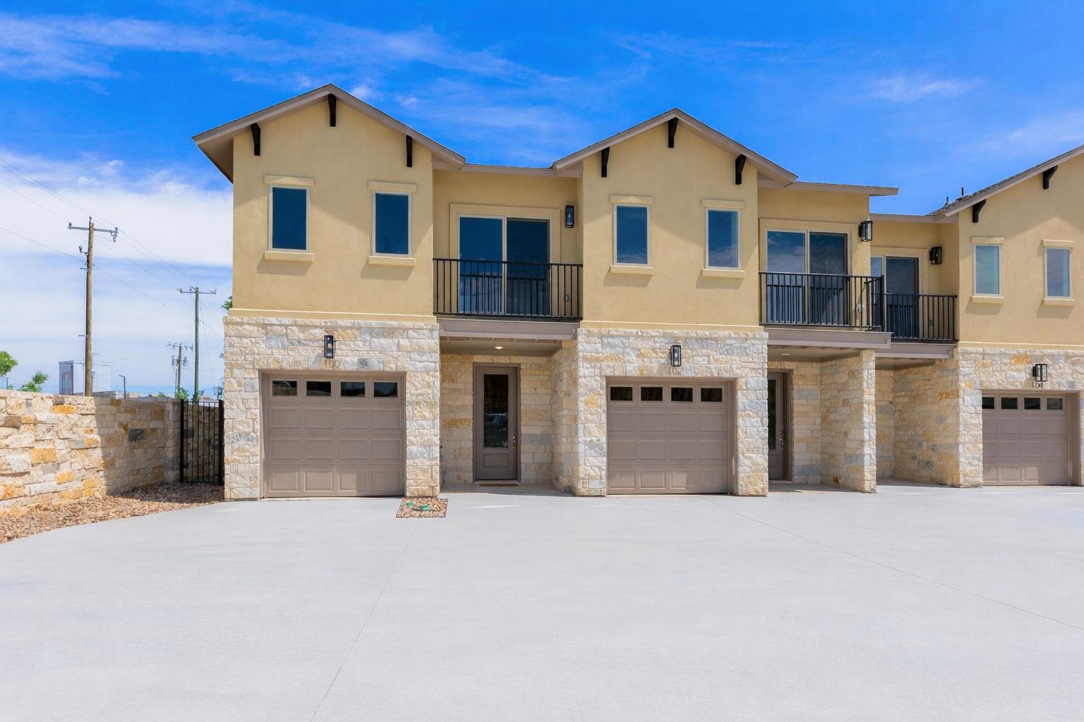 102 Tesla Cir