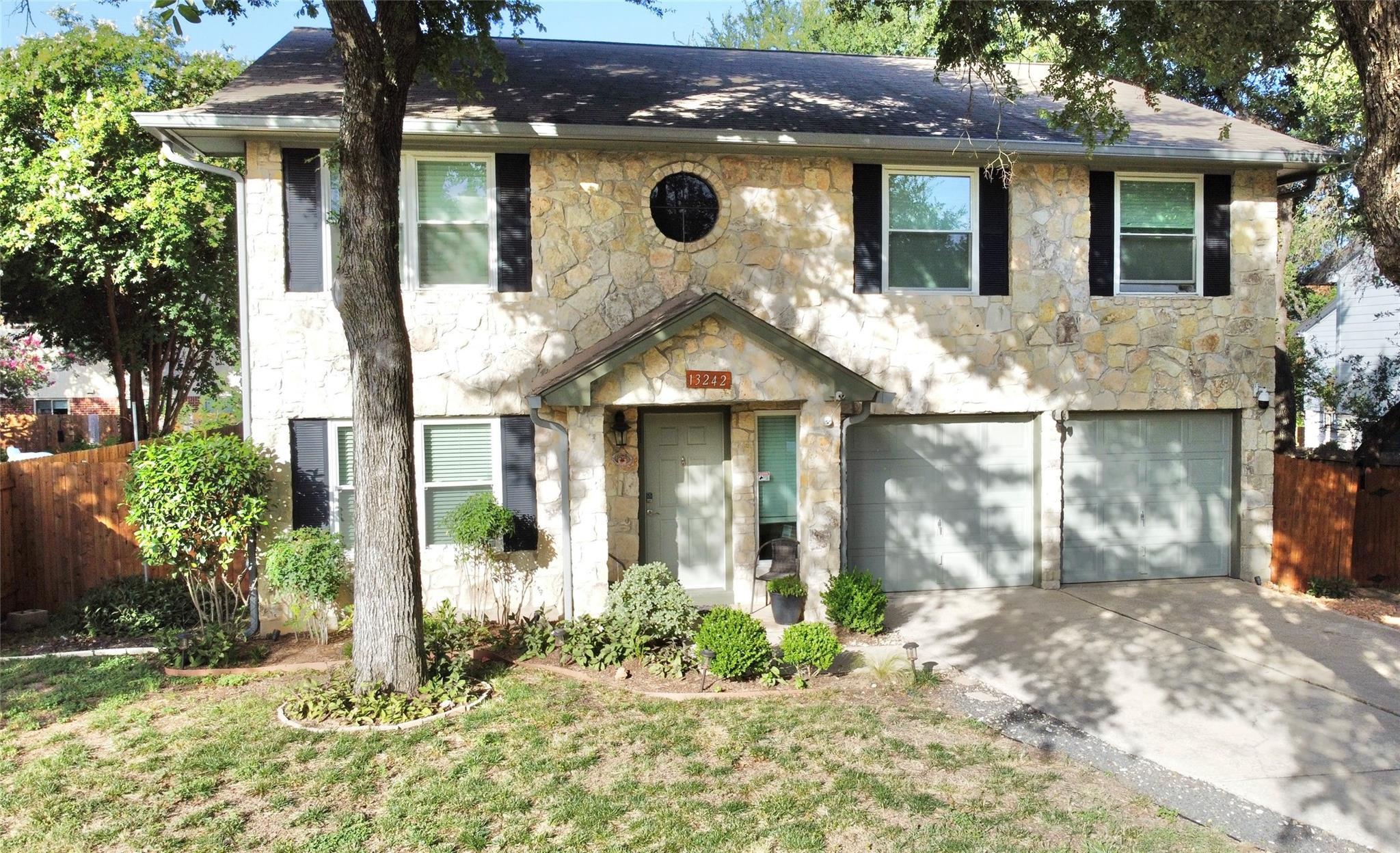 13242 Kerrville Folkway