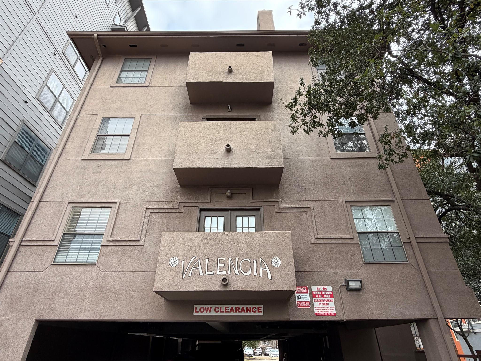 2509 Pearl St
