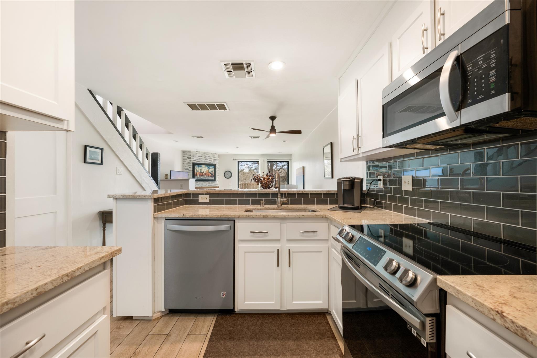 7122 Wood Hollow Dr