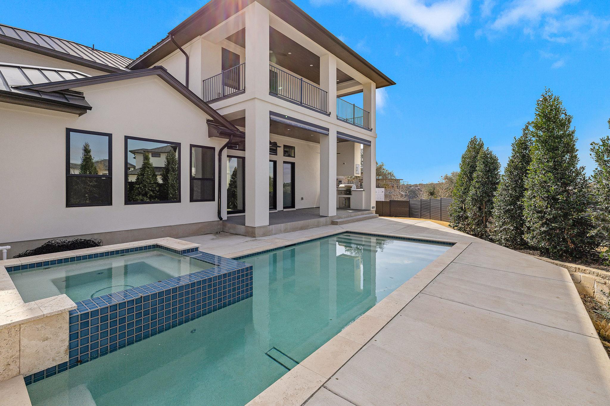 5900 Moondust Ln