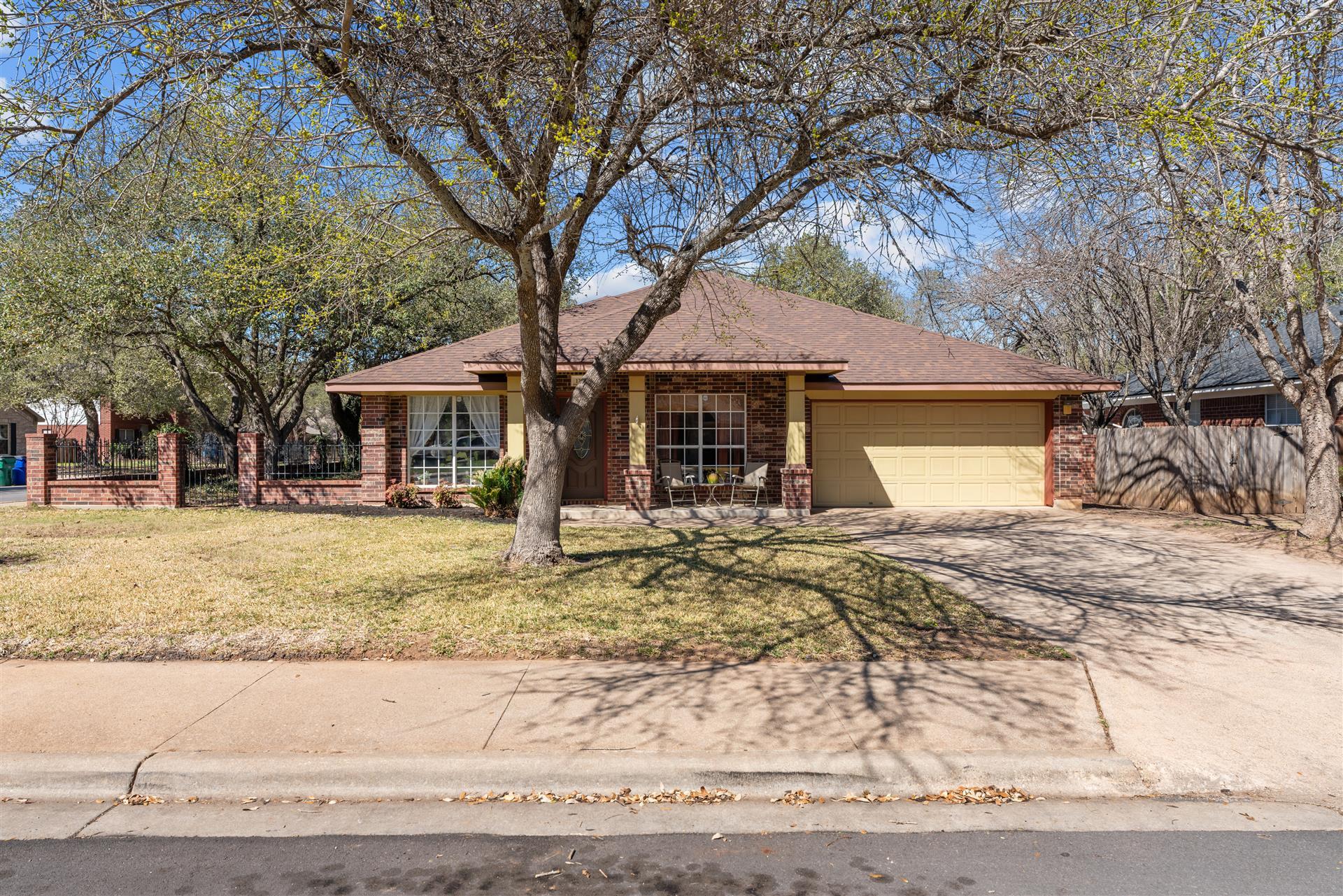 1211 Sugarberry Dr