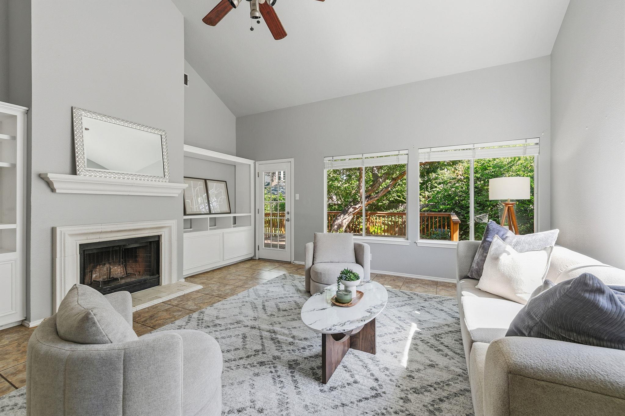 2402 Sparrow Dr