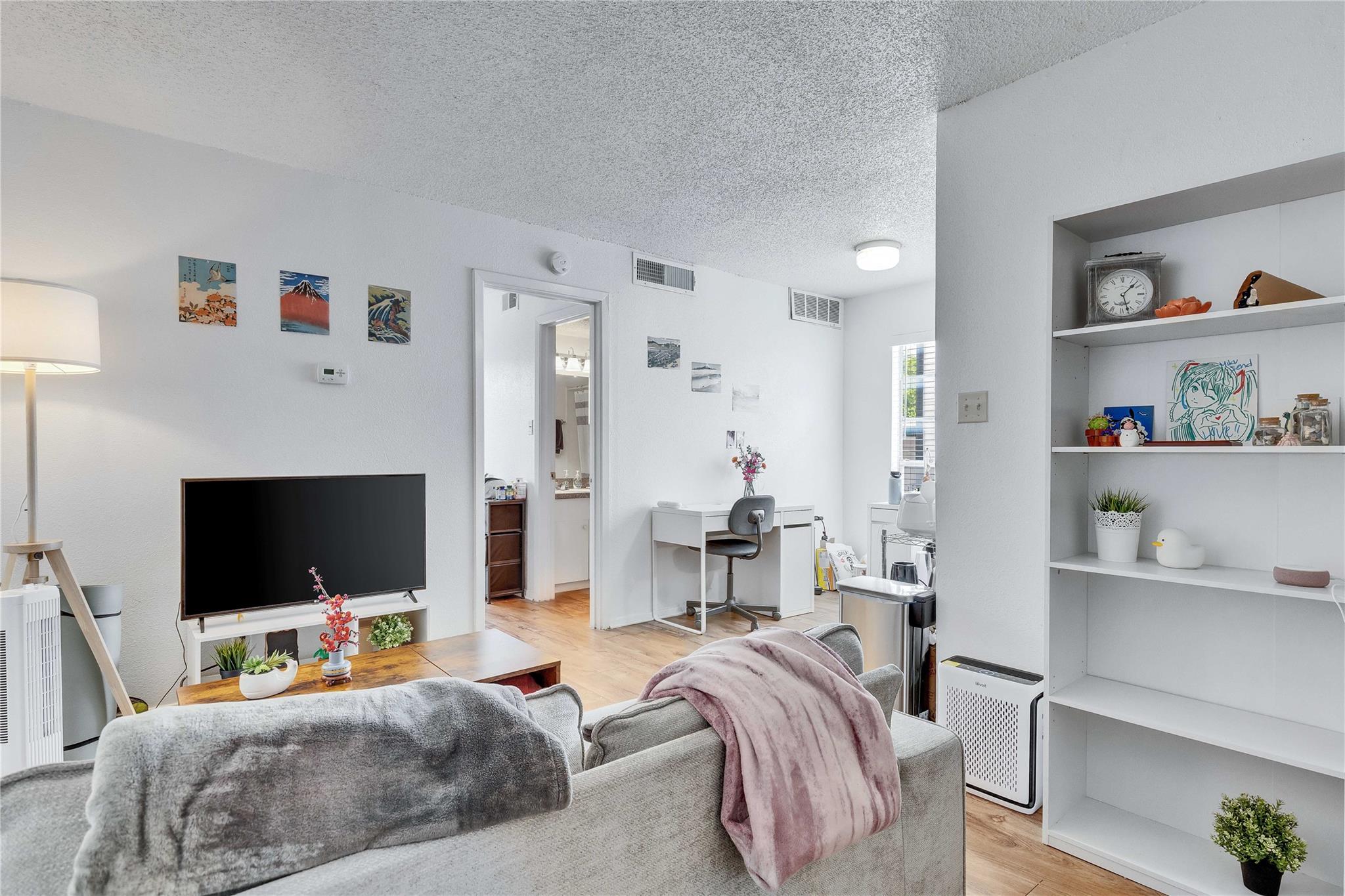 2803 Hemphill Park