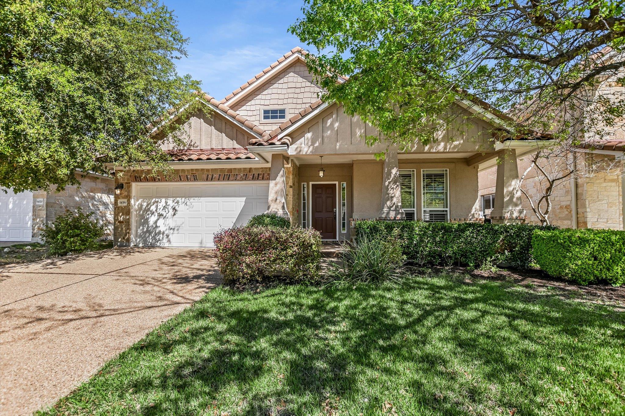 14316 Broadwinged Hawk Dr