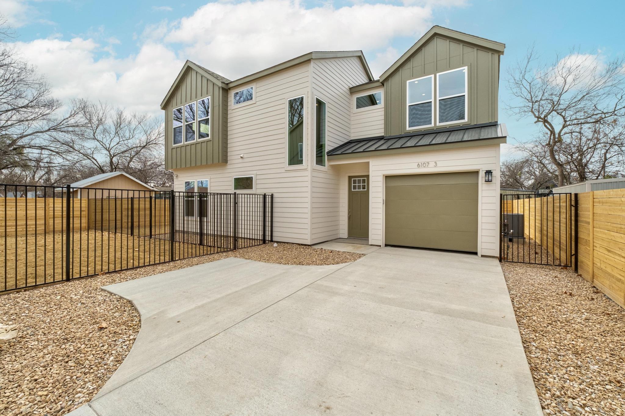 6107 Richardson Ln
