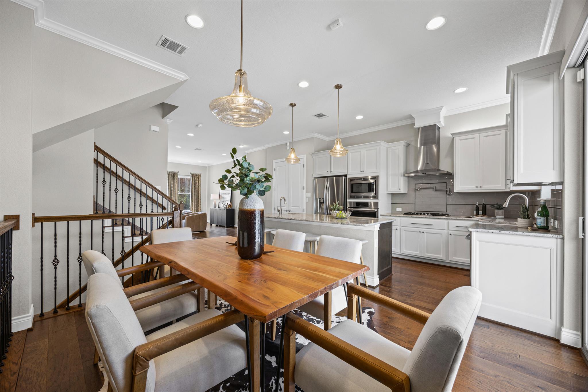 1112 Highknoll Ln