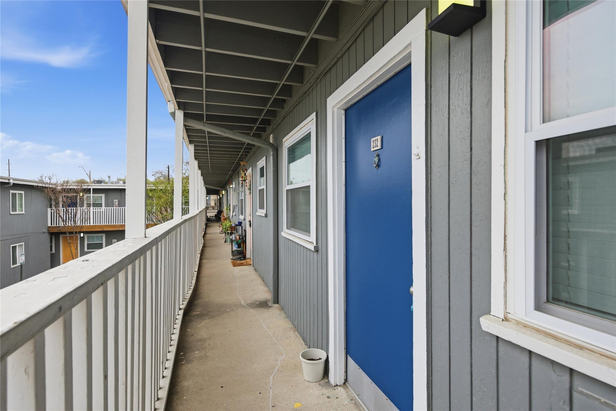 2401 Manor Rd