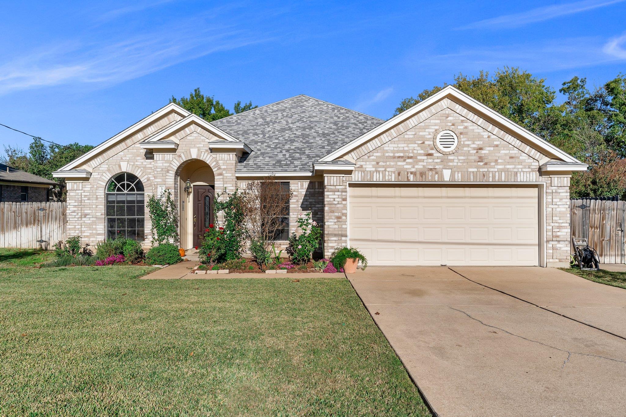 302 Debora Dr