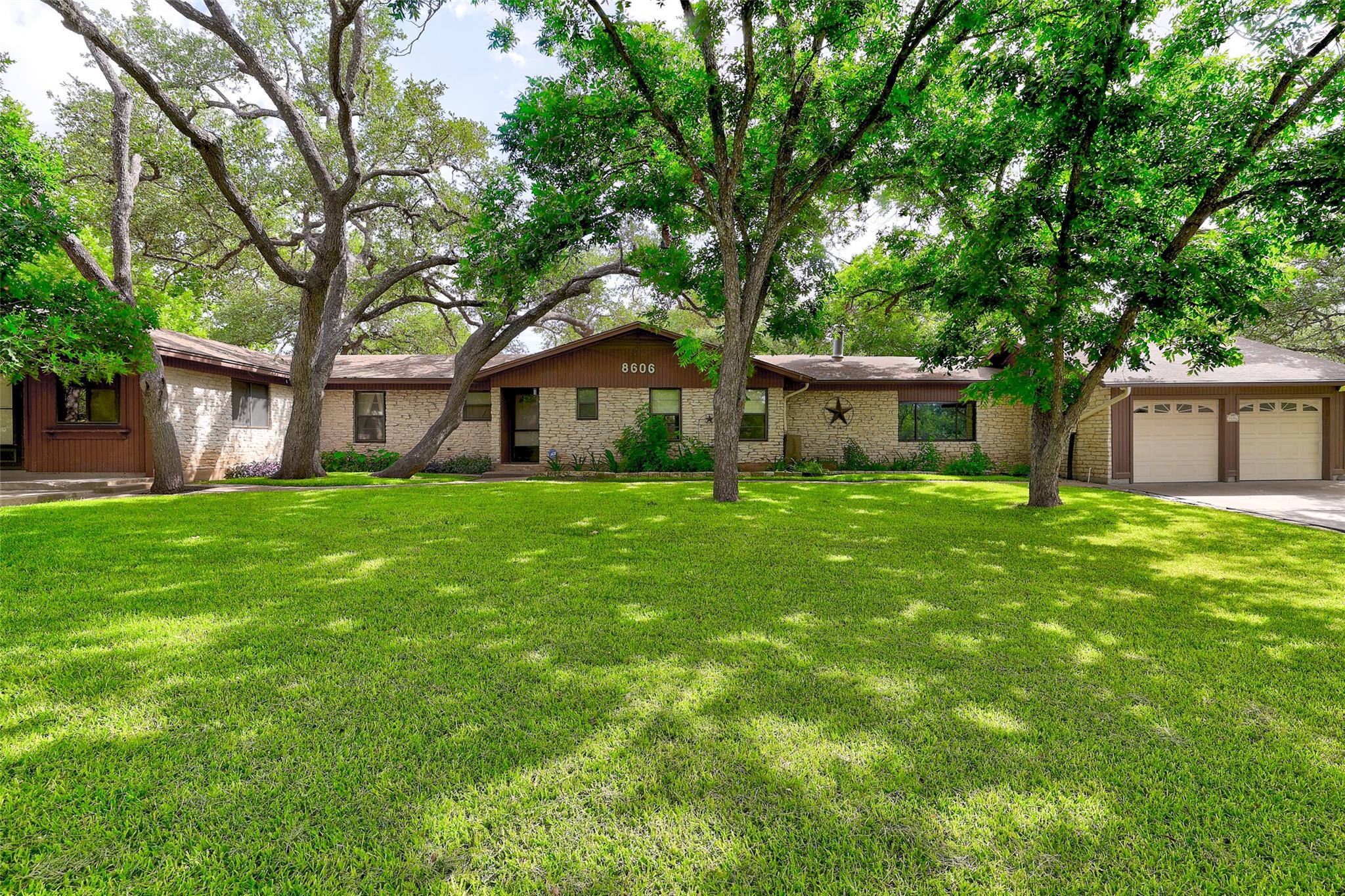 8606 Thunderbird Rd