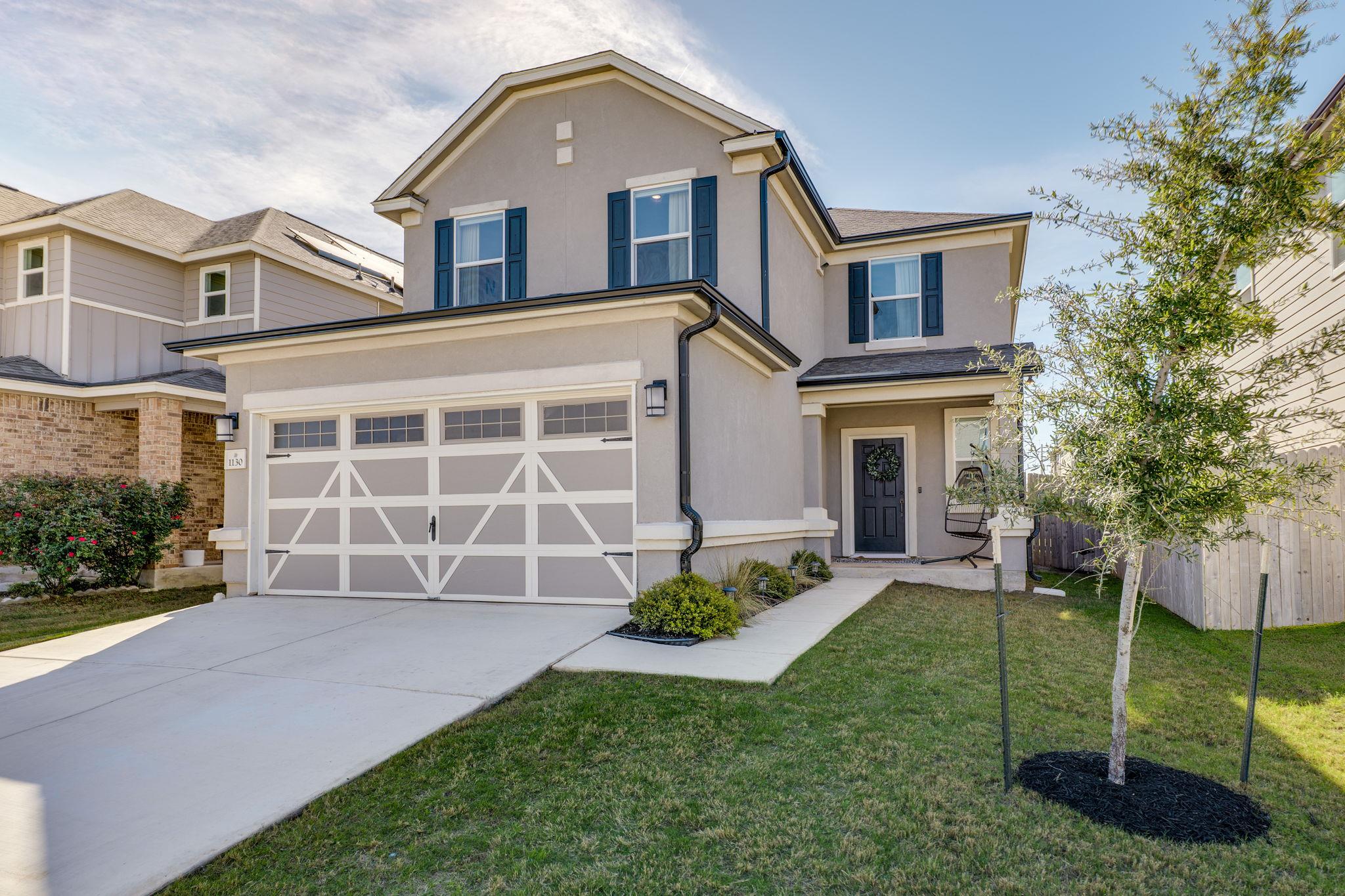 1130 Aronia Ln