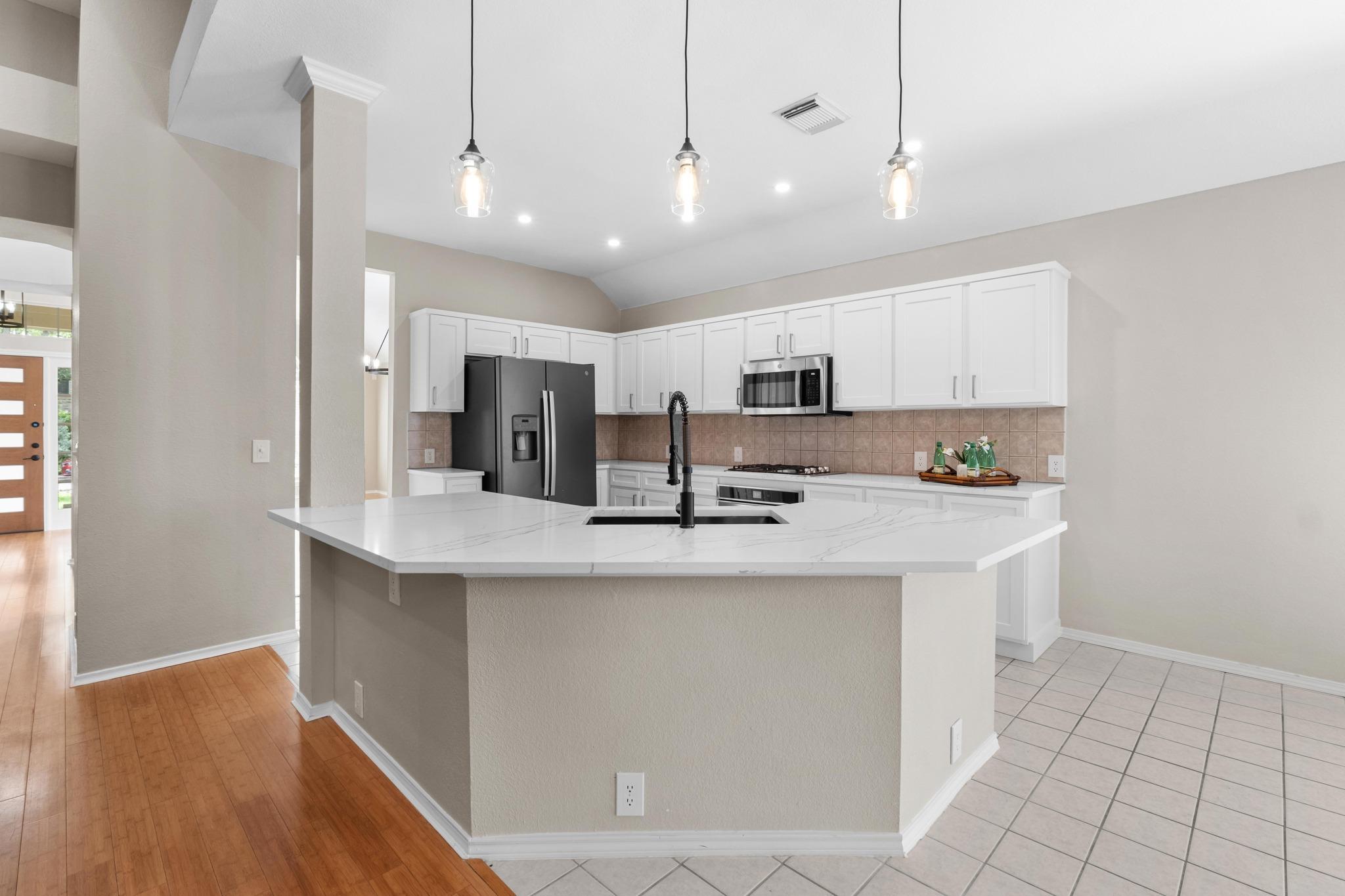 5405 Apache Creek Cv