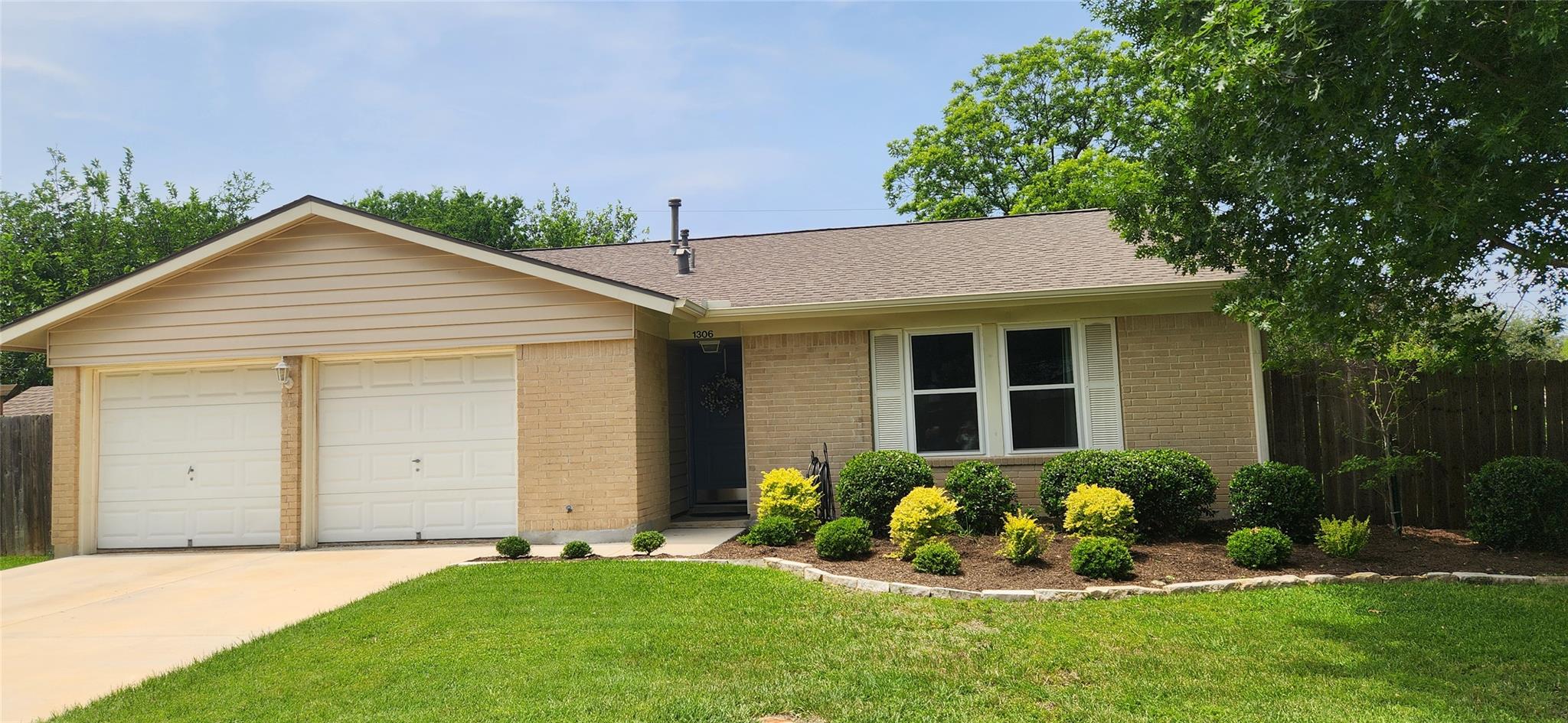 1306 Lawnmont Dr
