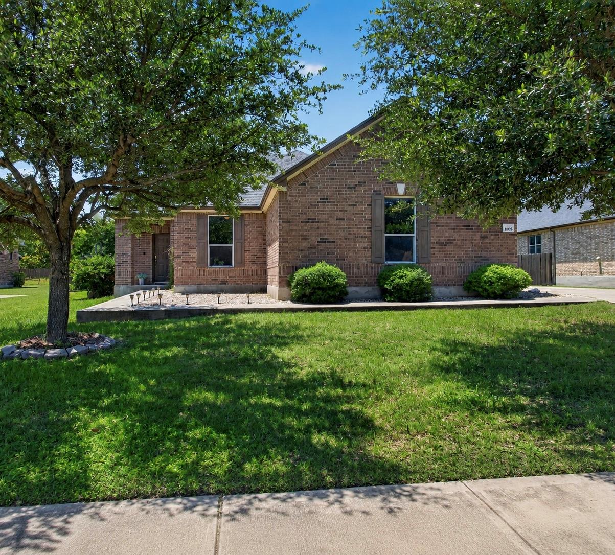1005 Lonesome Lilly Way