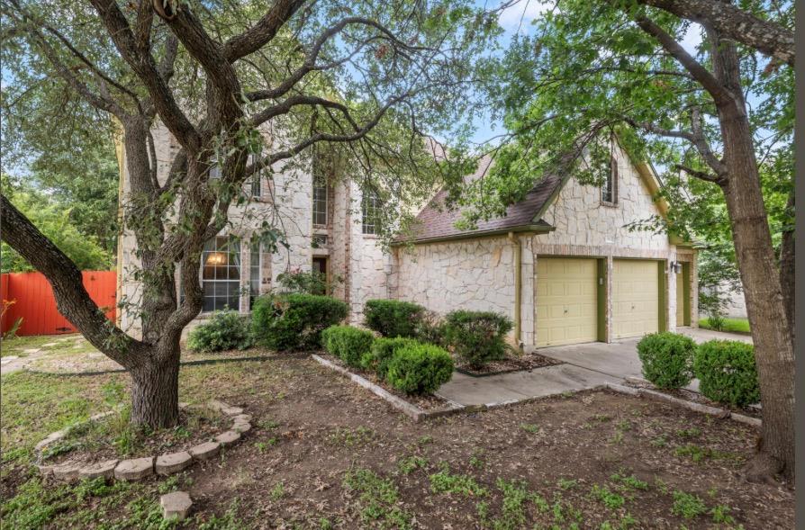 310 Carriage Hills Dr