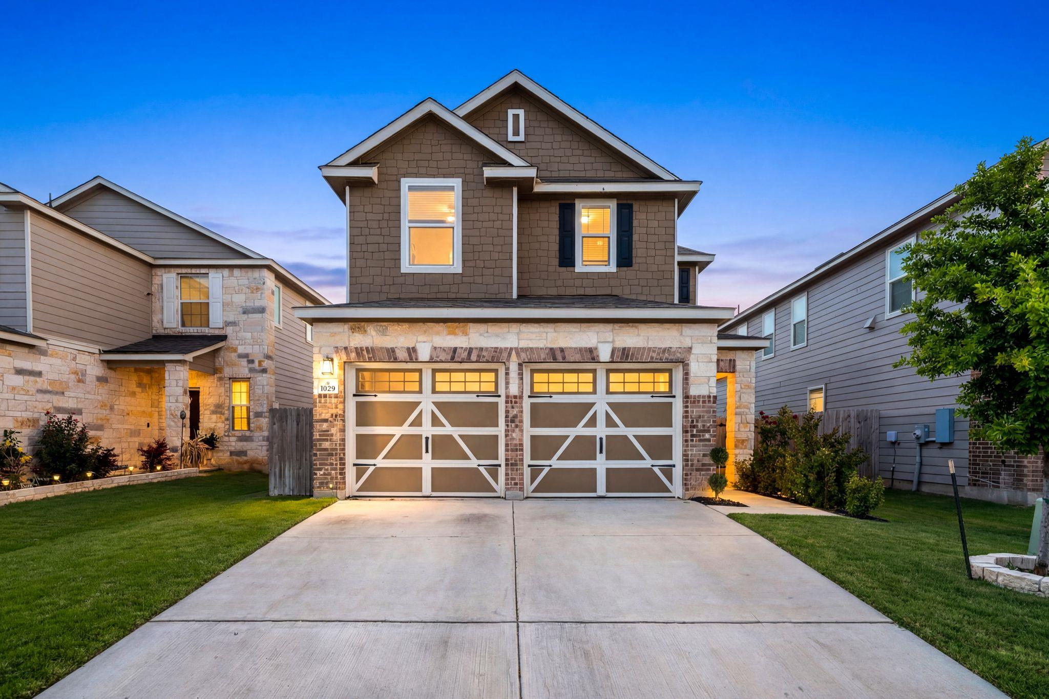 1029 Santiam St