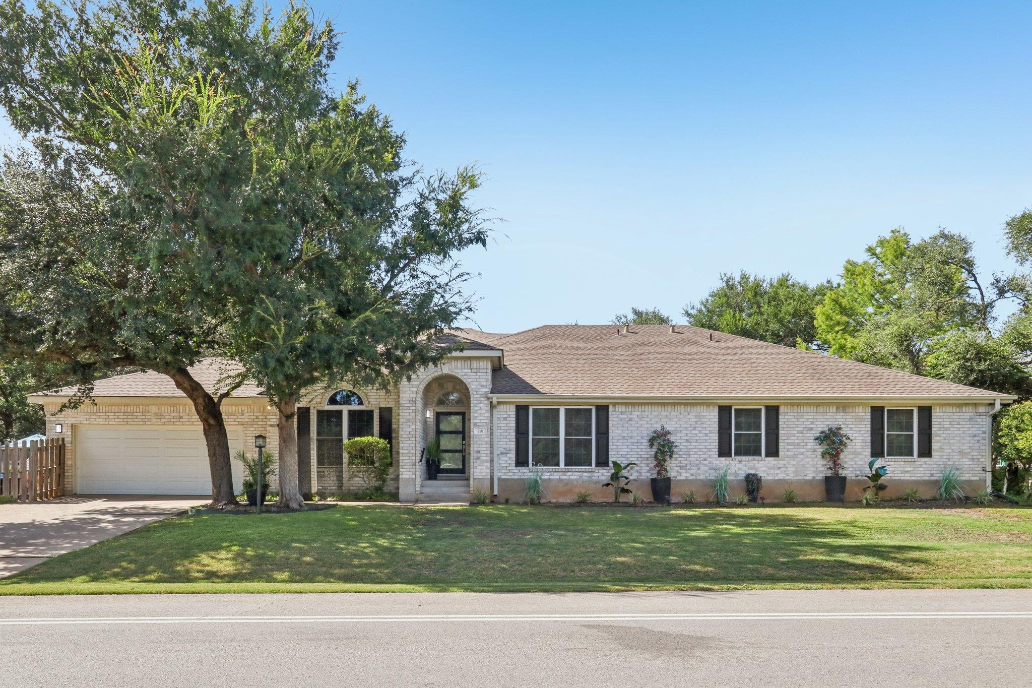 201 Sailmaster St