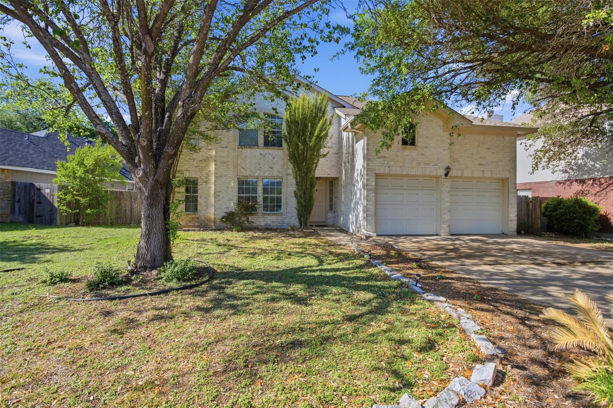 2106 Logan Dr
