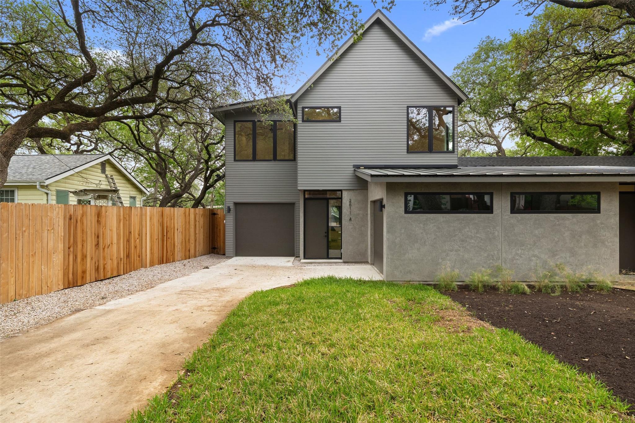 2611 Oak Crest Ave