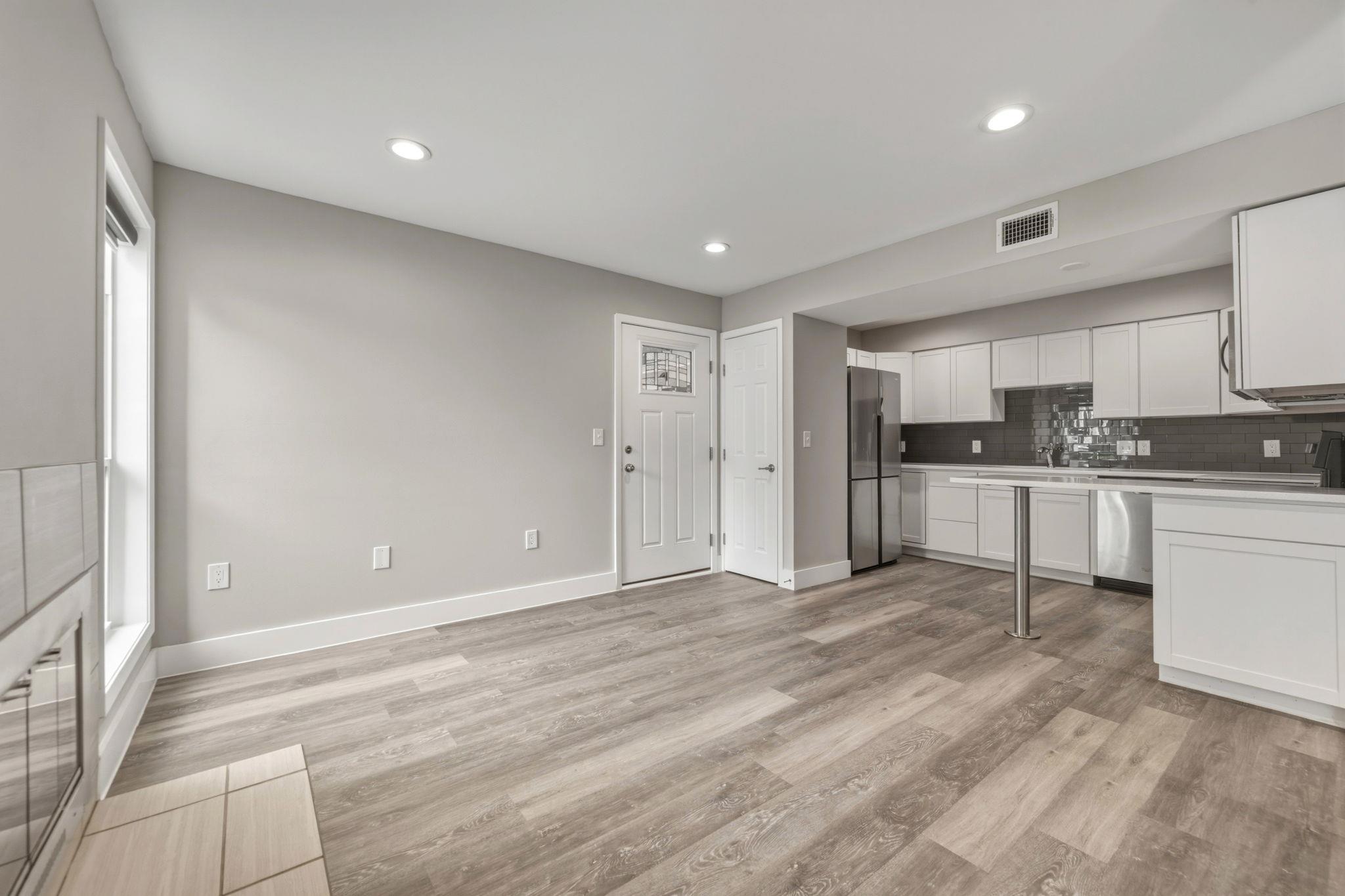 935 La Posada Dr