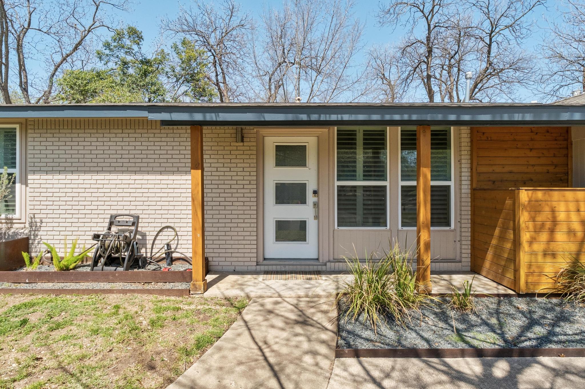 6414 Kenilworth Dr