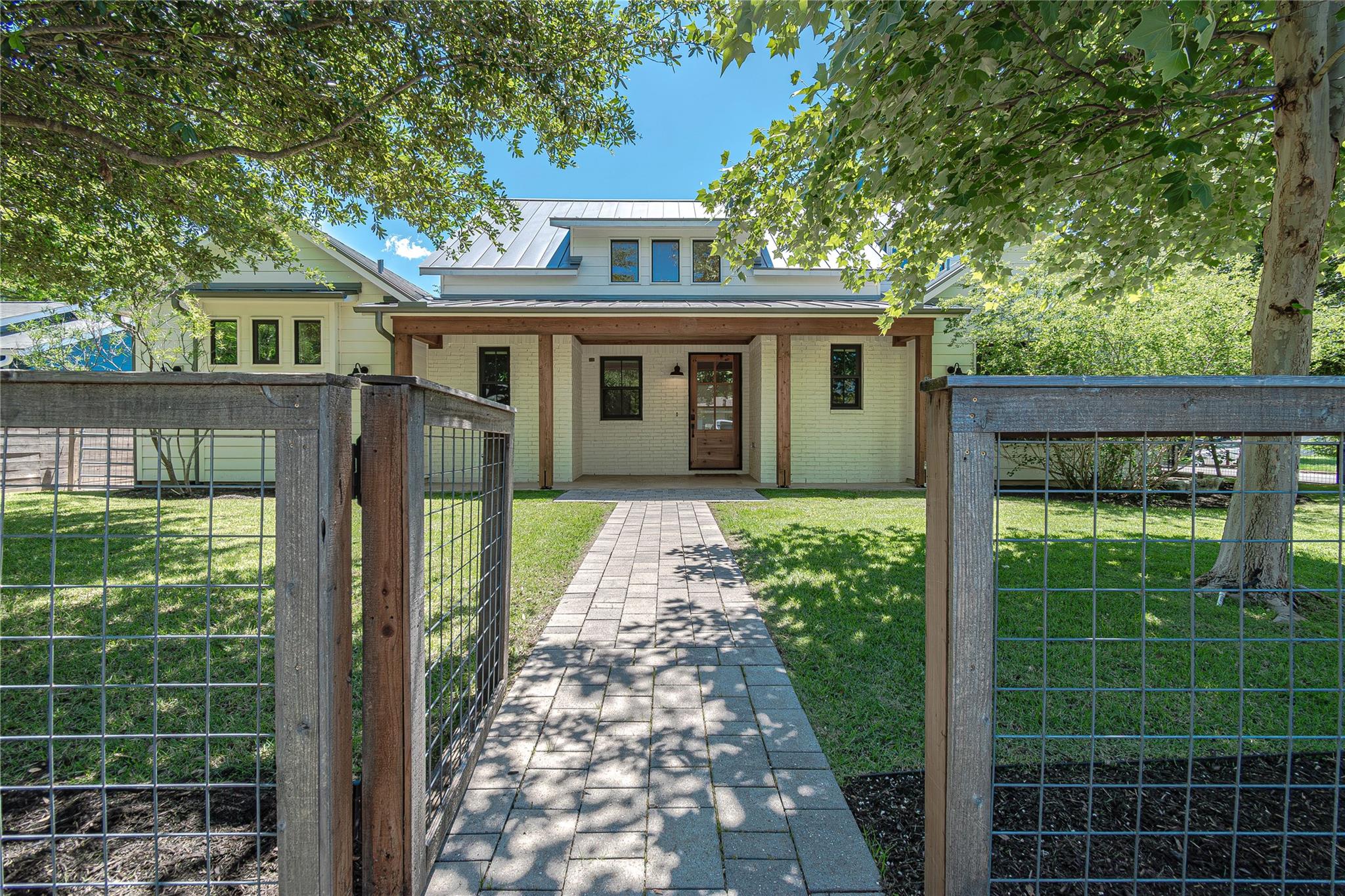 5805 Chesterfield Ave
