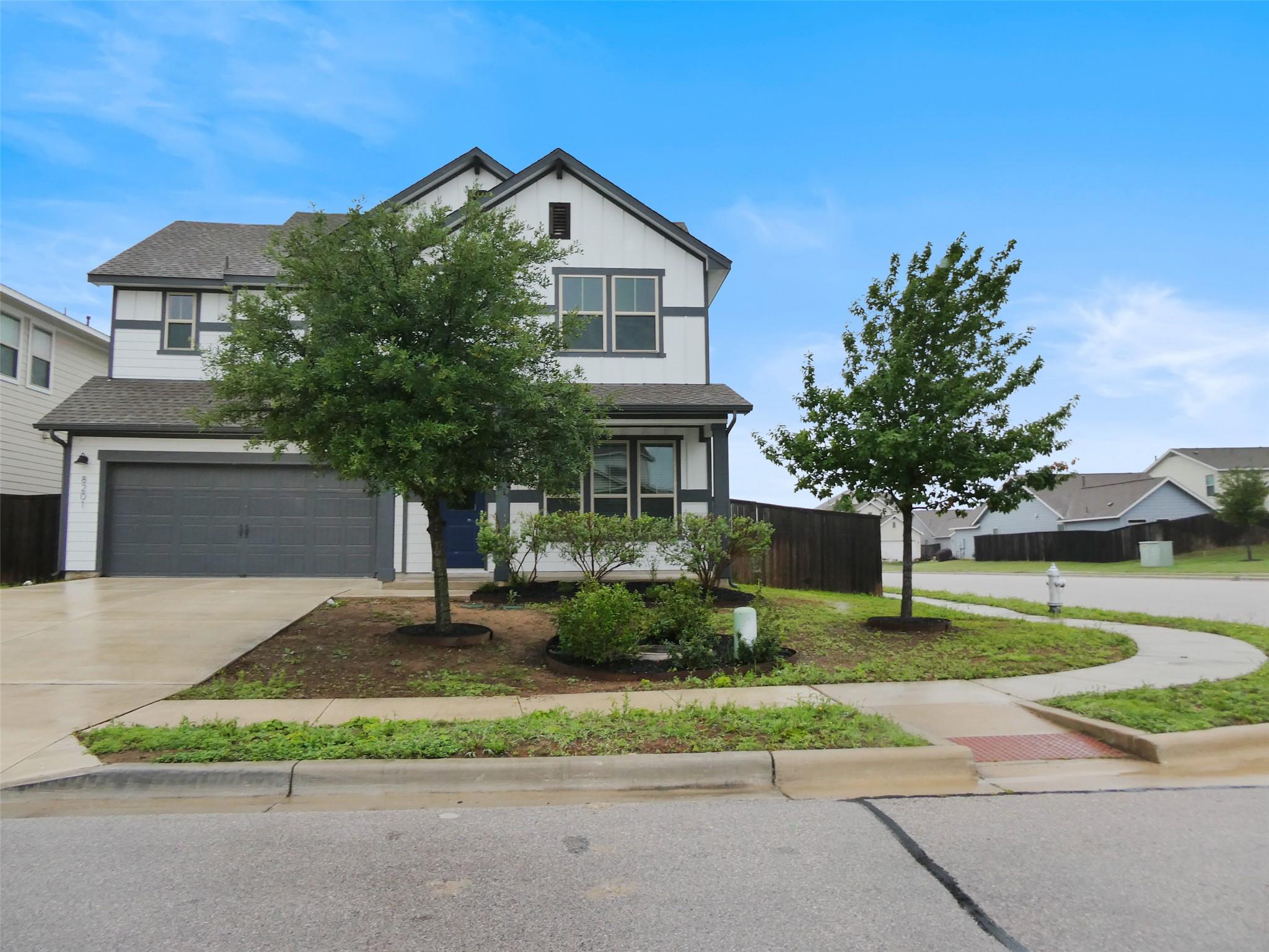 8201 Greyhawk Cv