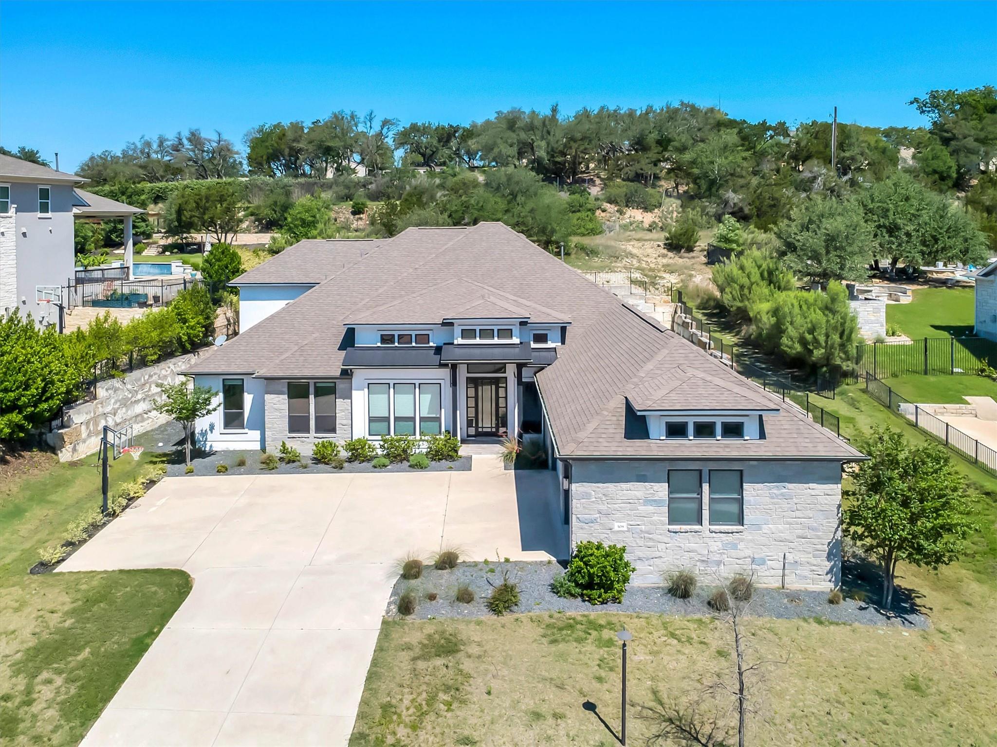 308 Lodestone Ln