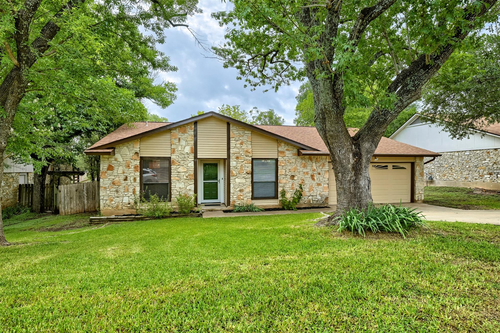 8601 Danville Dr