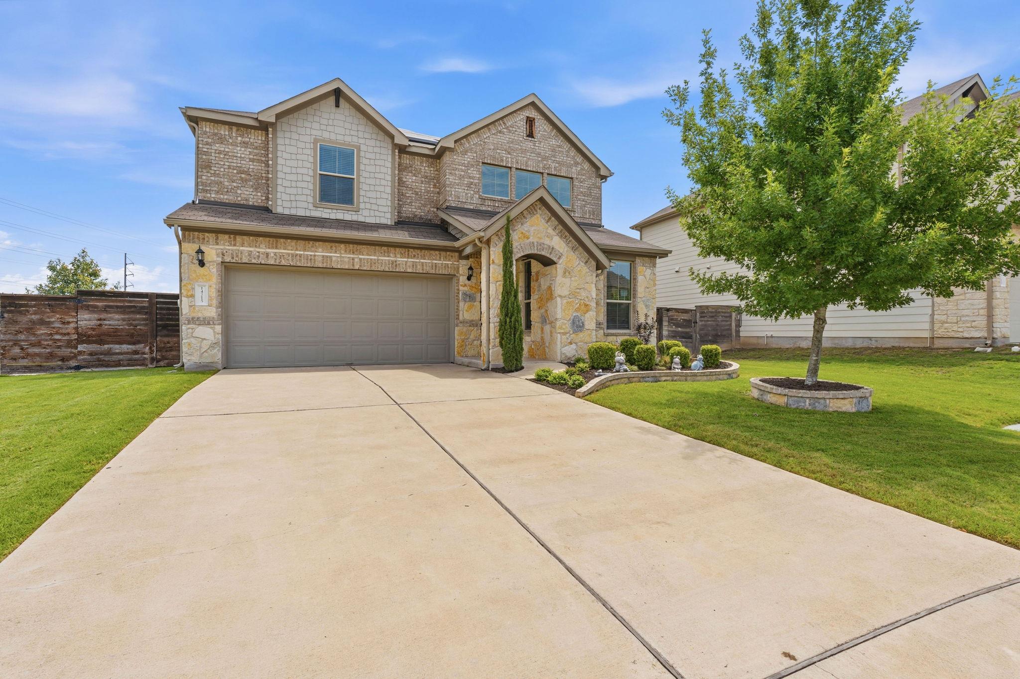 14215 Alloro Dr
