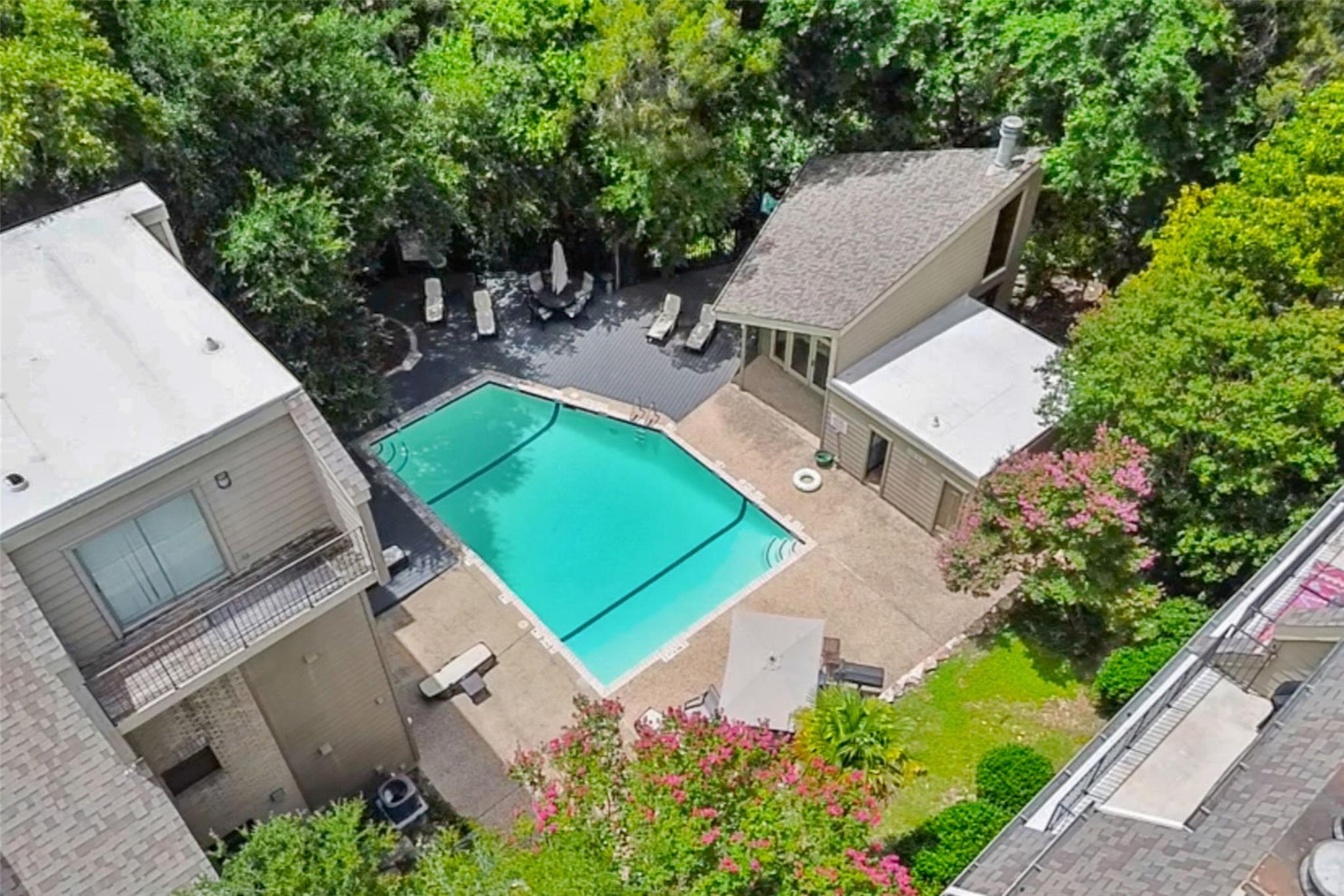 1135 Barton Hills Dr