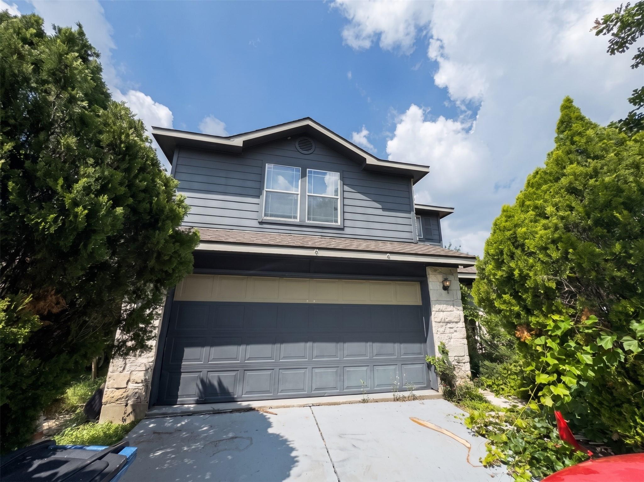 12512 La Paz Ln