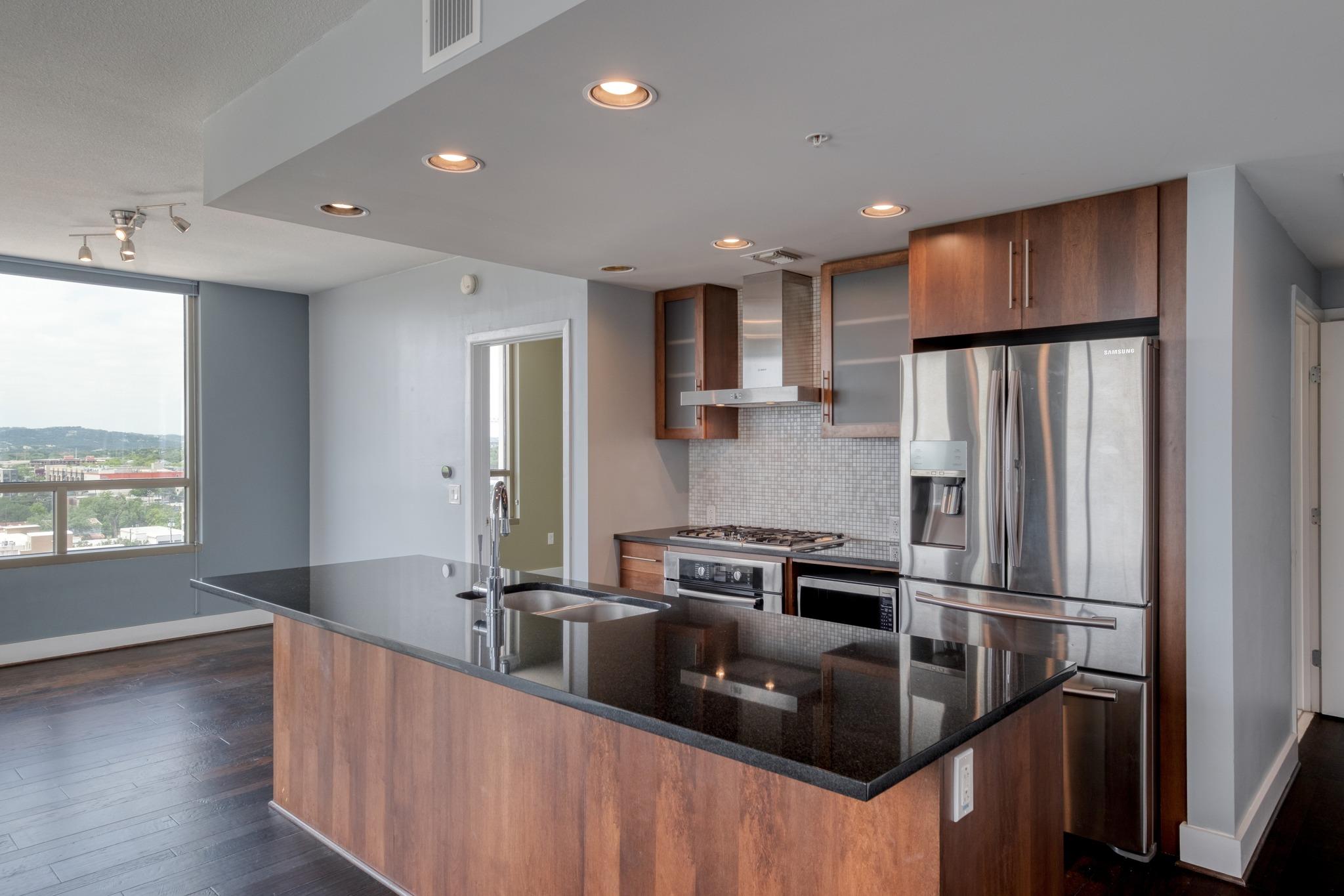 300 Bowie St
