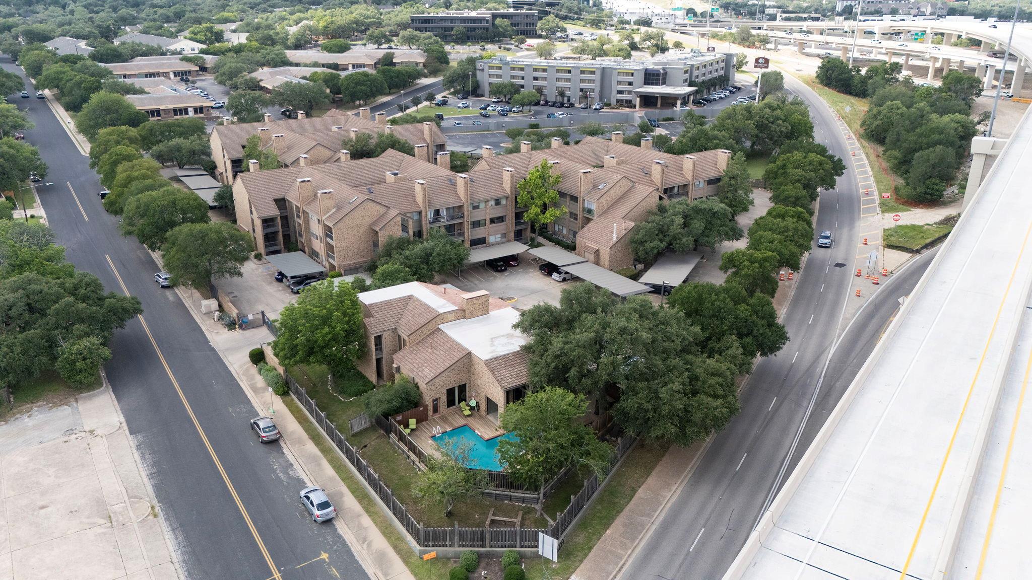 8888 Tallwood Dr