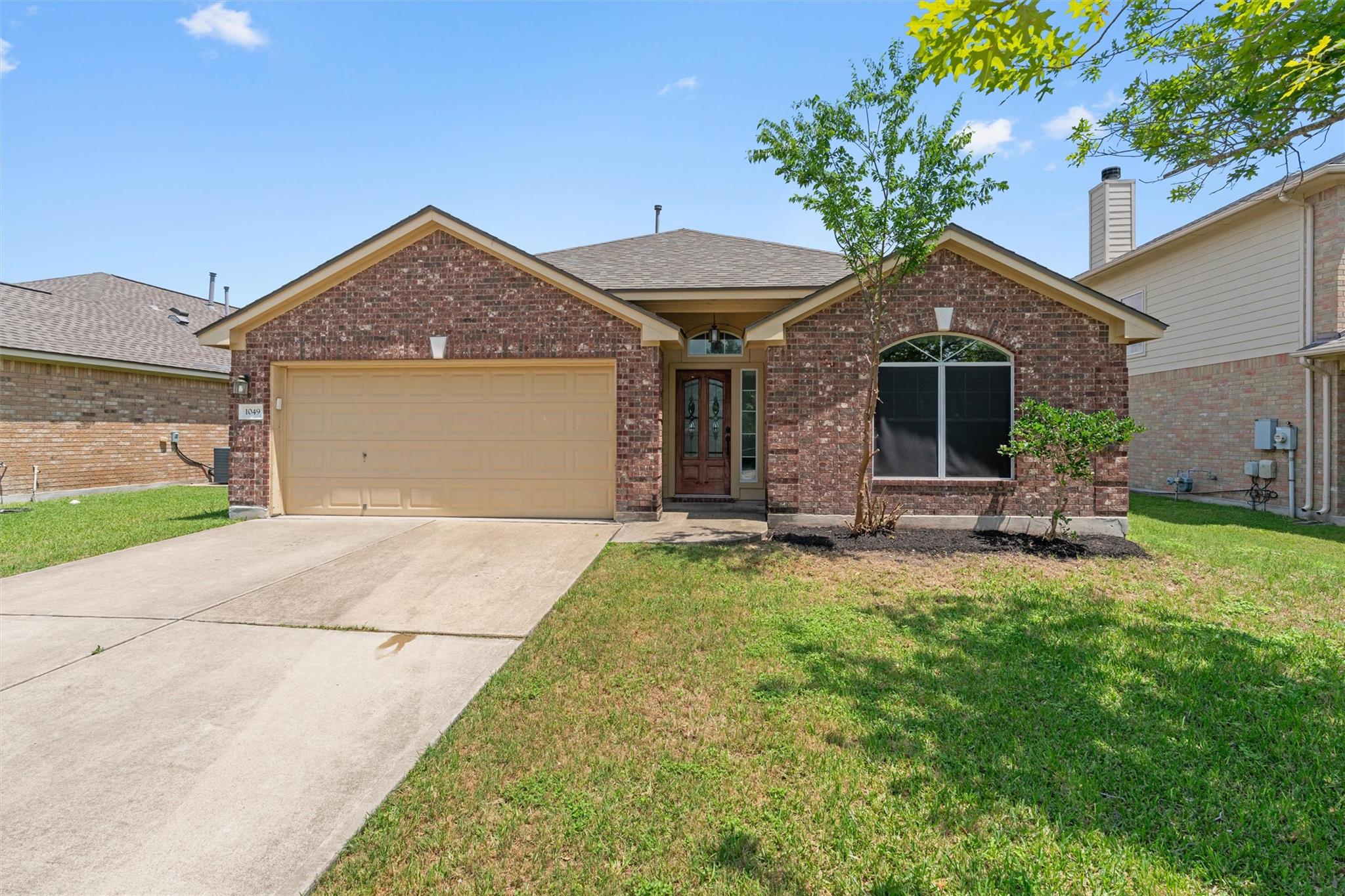 1049 Regency Ln