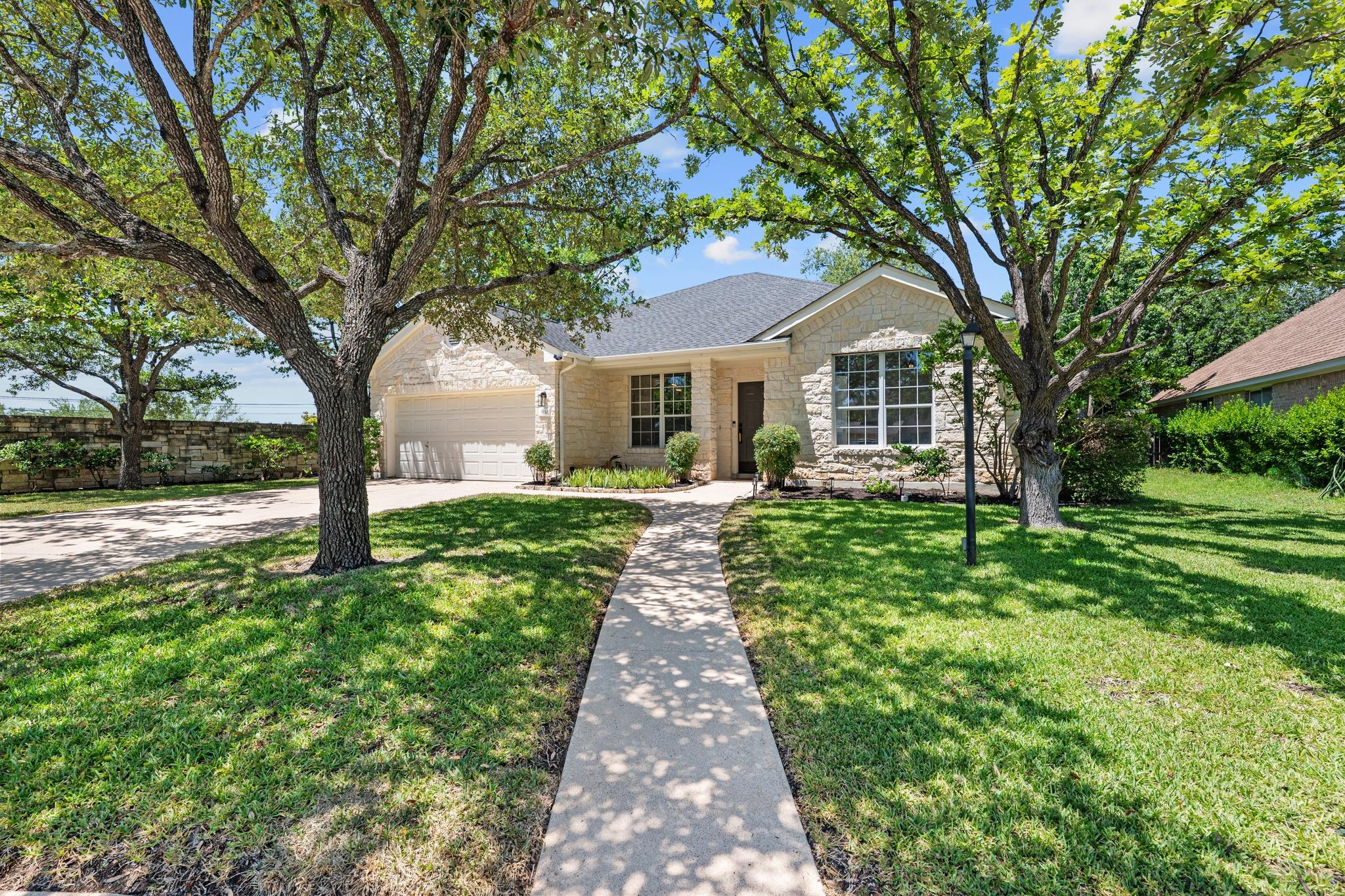 3130 Lomita Dr