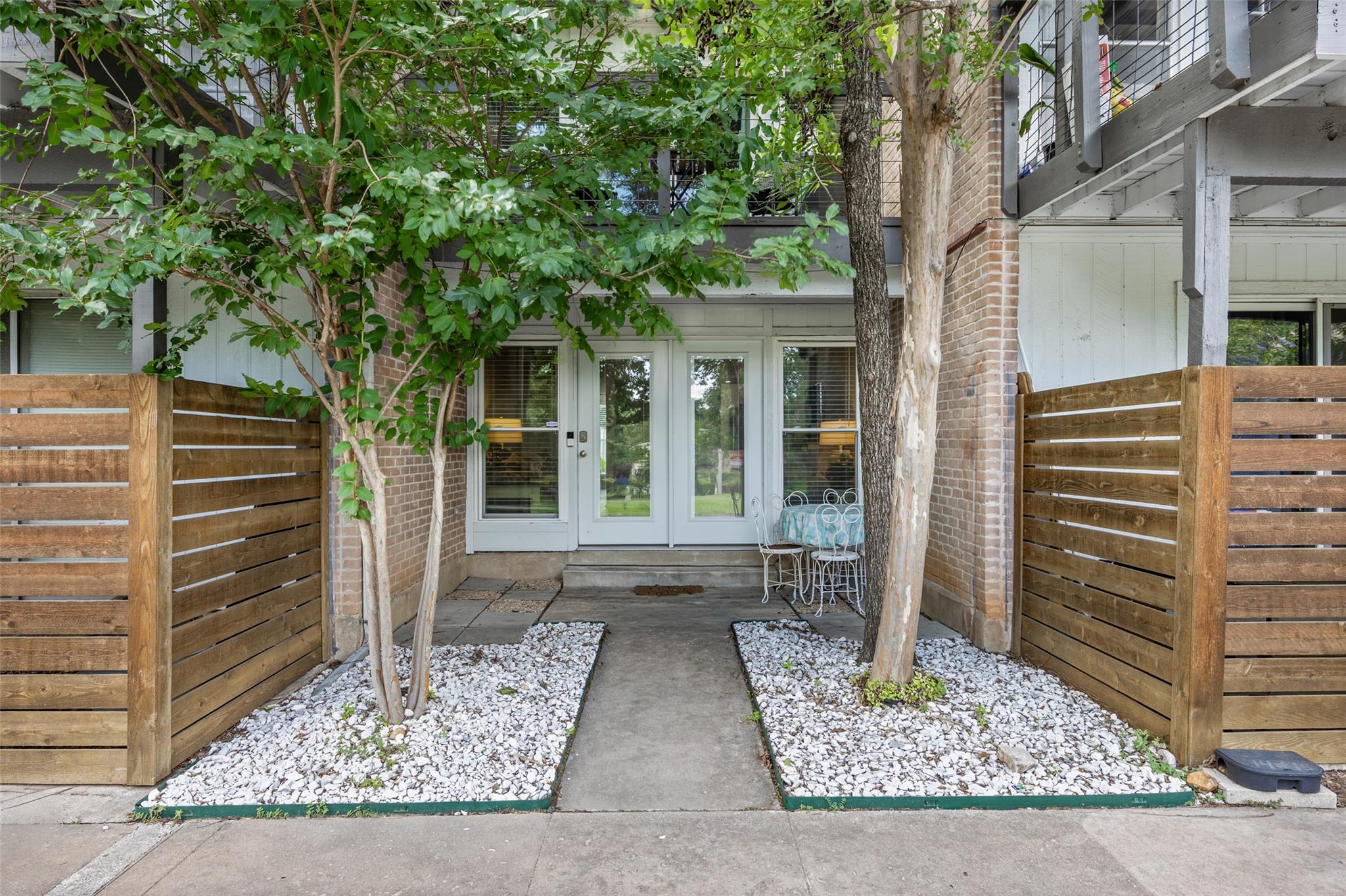 3809 Menchaca Rd